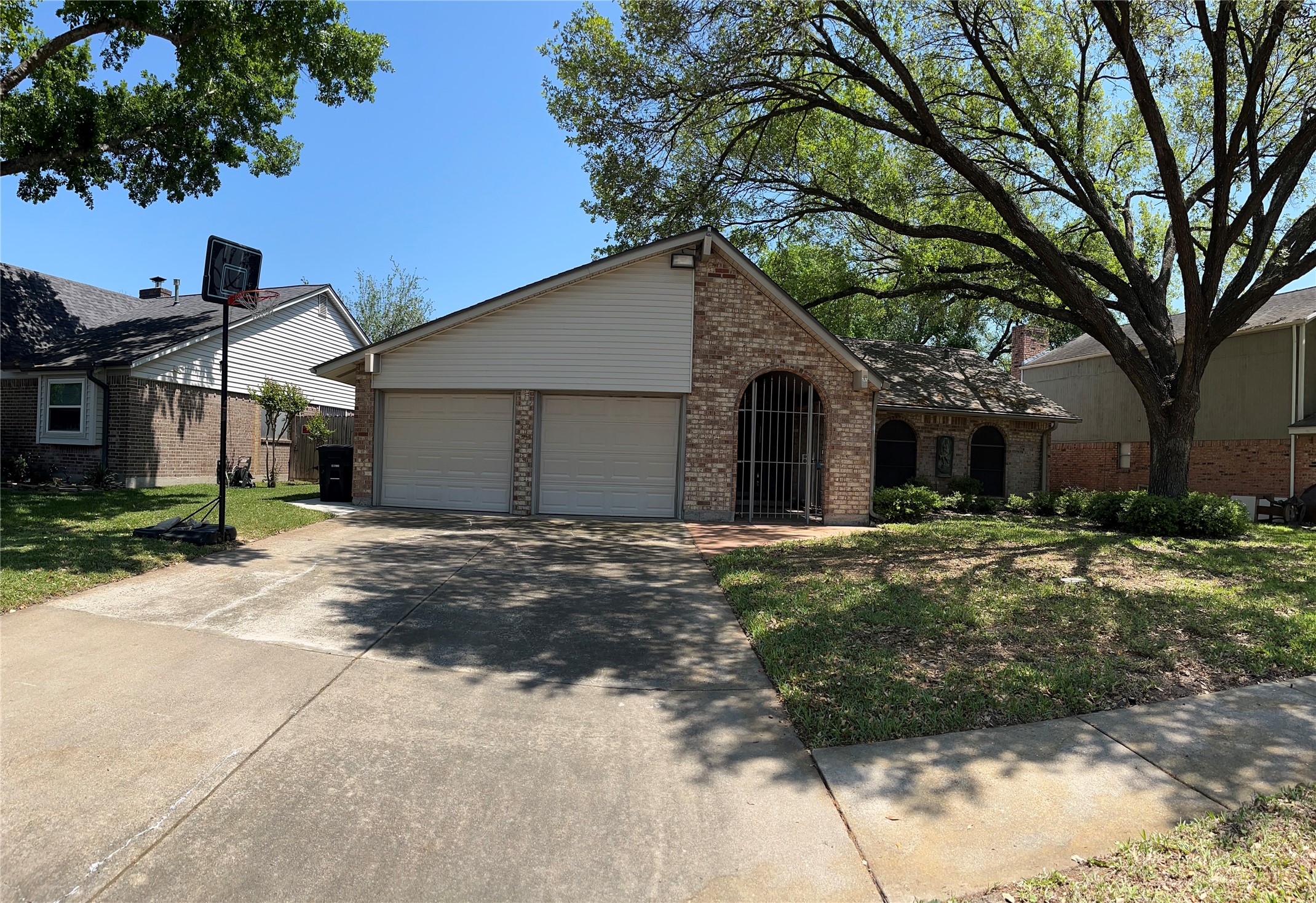10014 Lost Trail Street Property Photo 1
