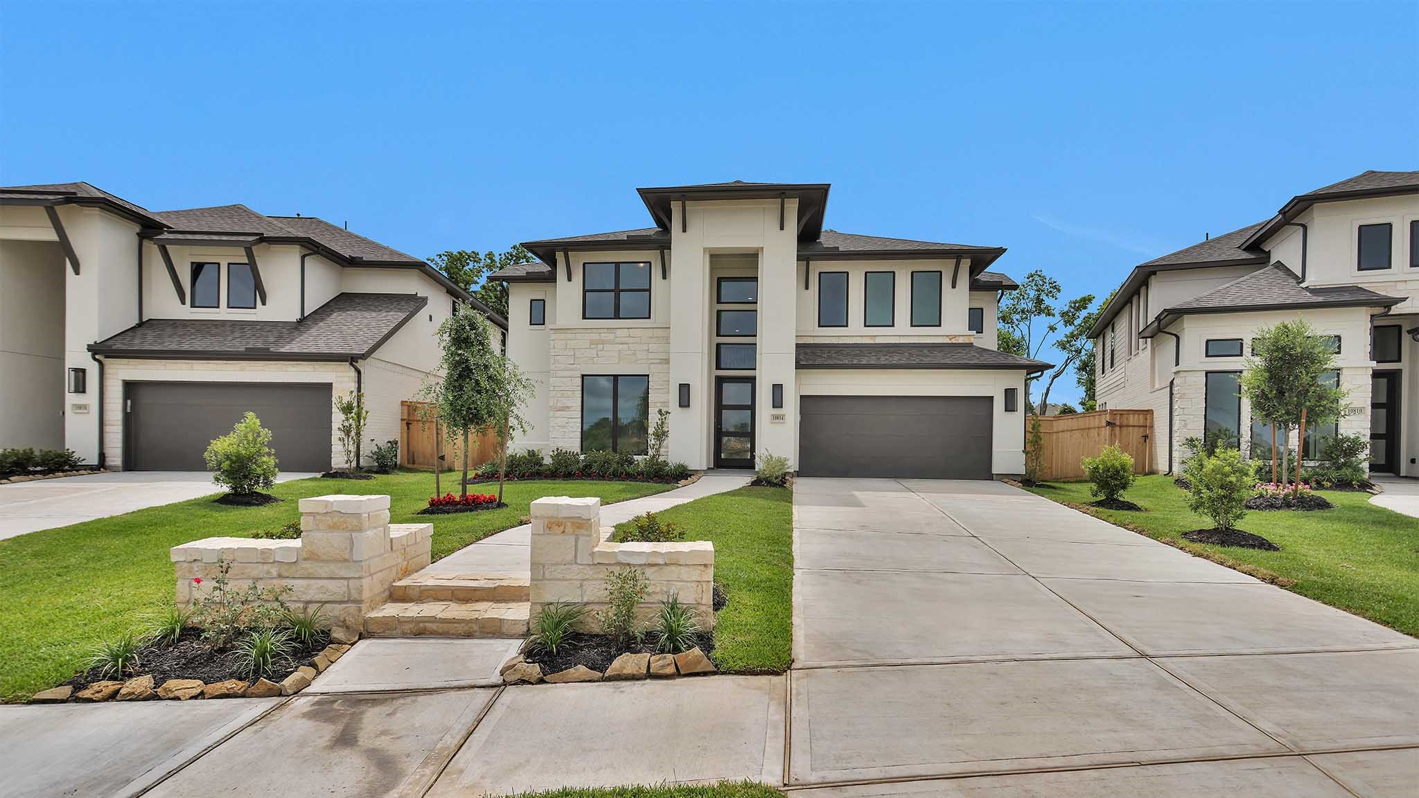 10814 Valencia Bend Drive Property Photo 1