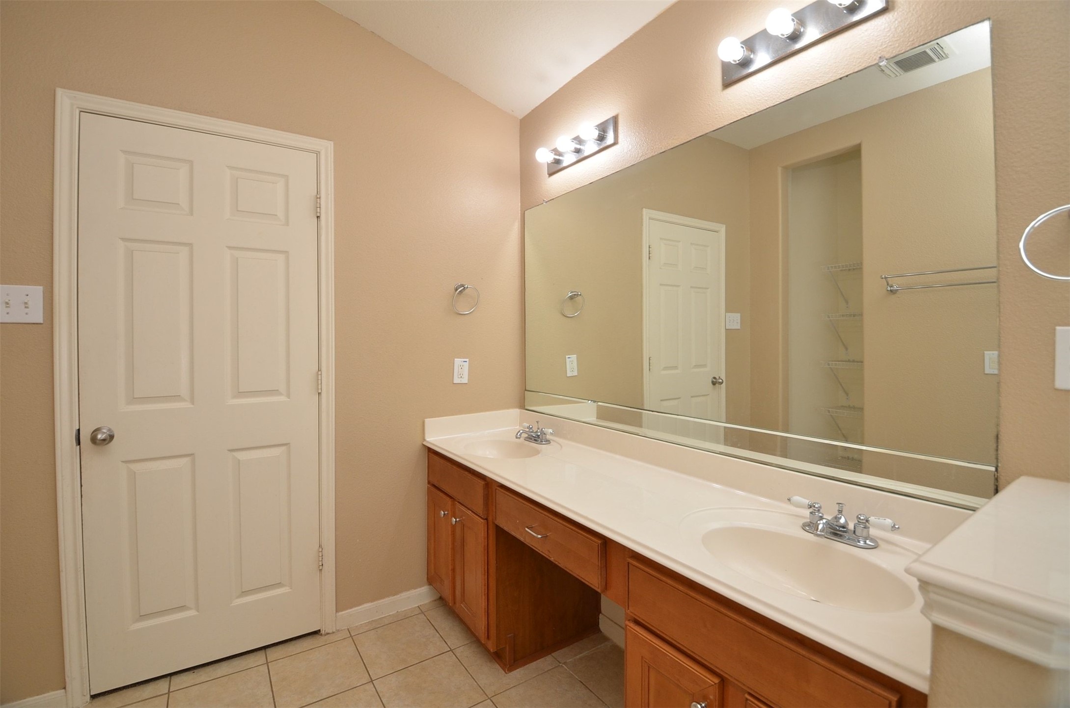 26822 Kingston Glen Lane Property Photo 19