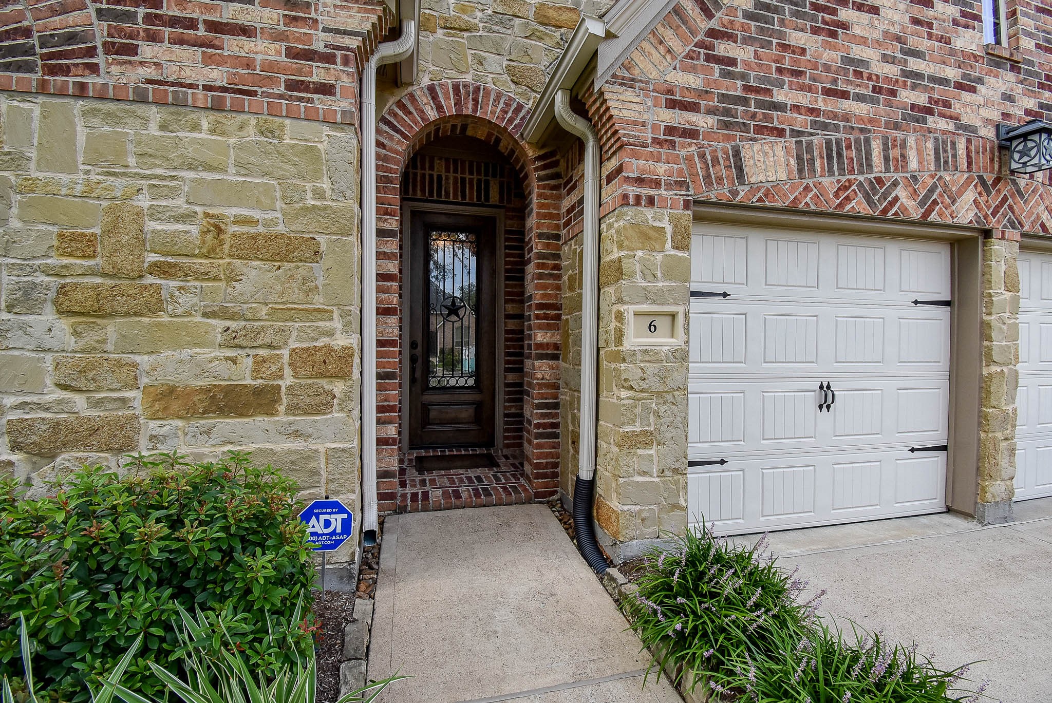 6 Willow Tree Court Property Photo 2