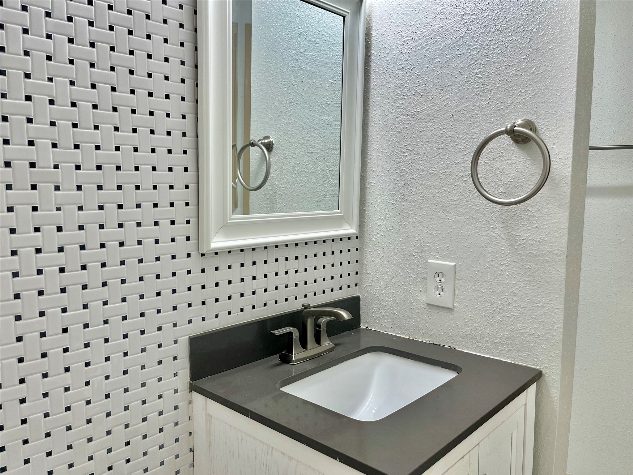 2808 Grants Lake Boulevard 506 Property Photo 12