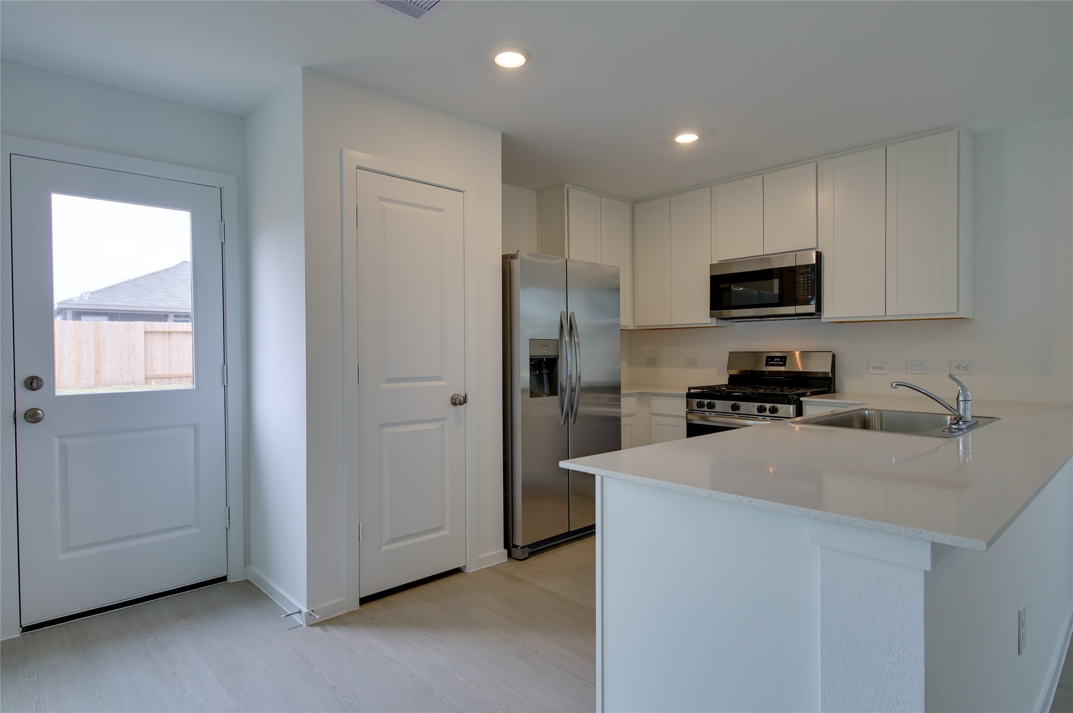 10915 Tawny Ridge Property Photo 9