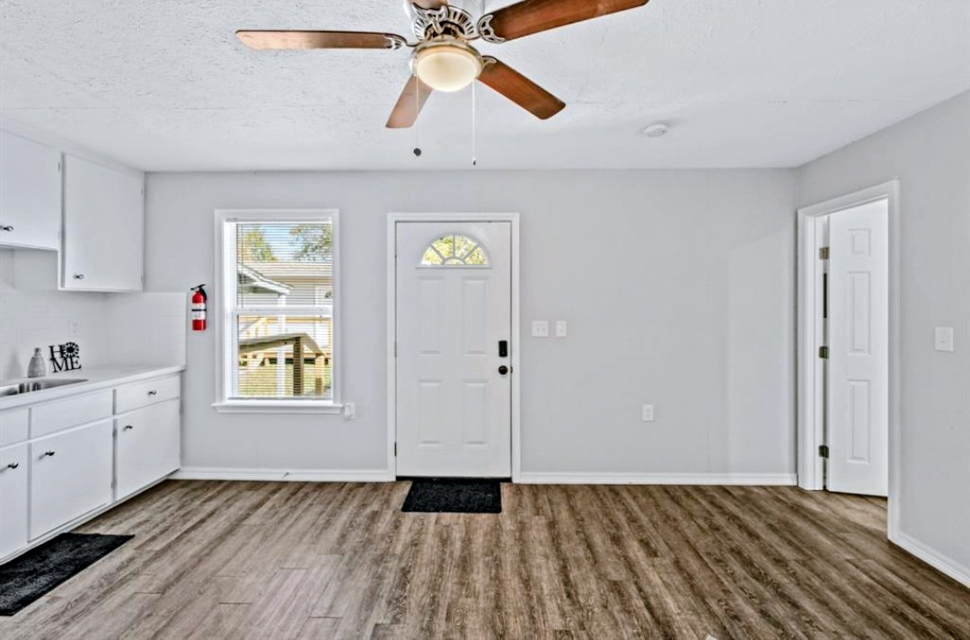 12918 Peggys Lane B Property Photo 6