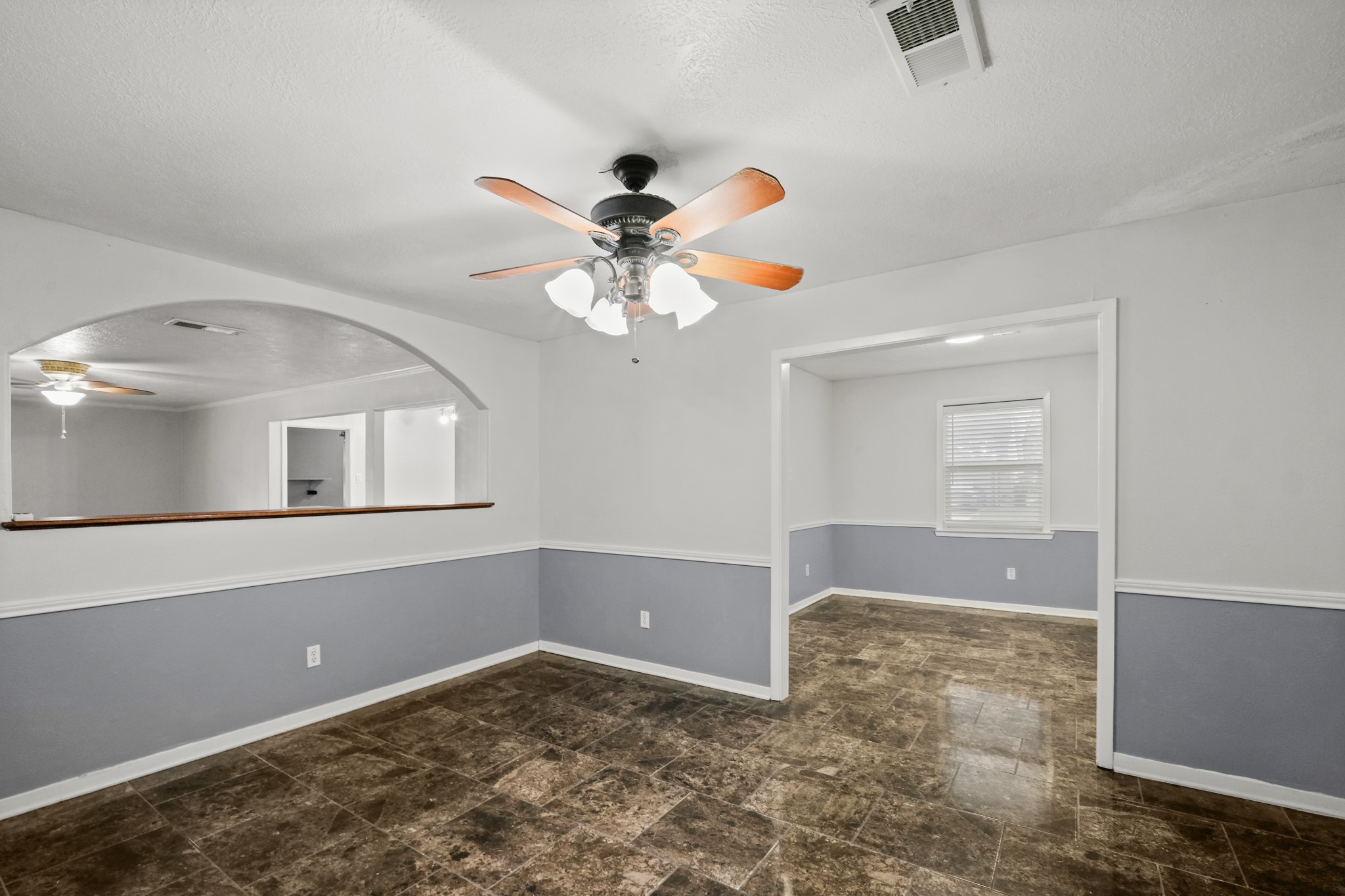 1905 Zapp Lane Property Photo 2