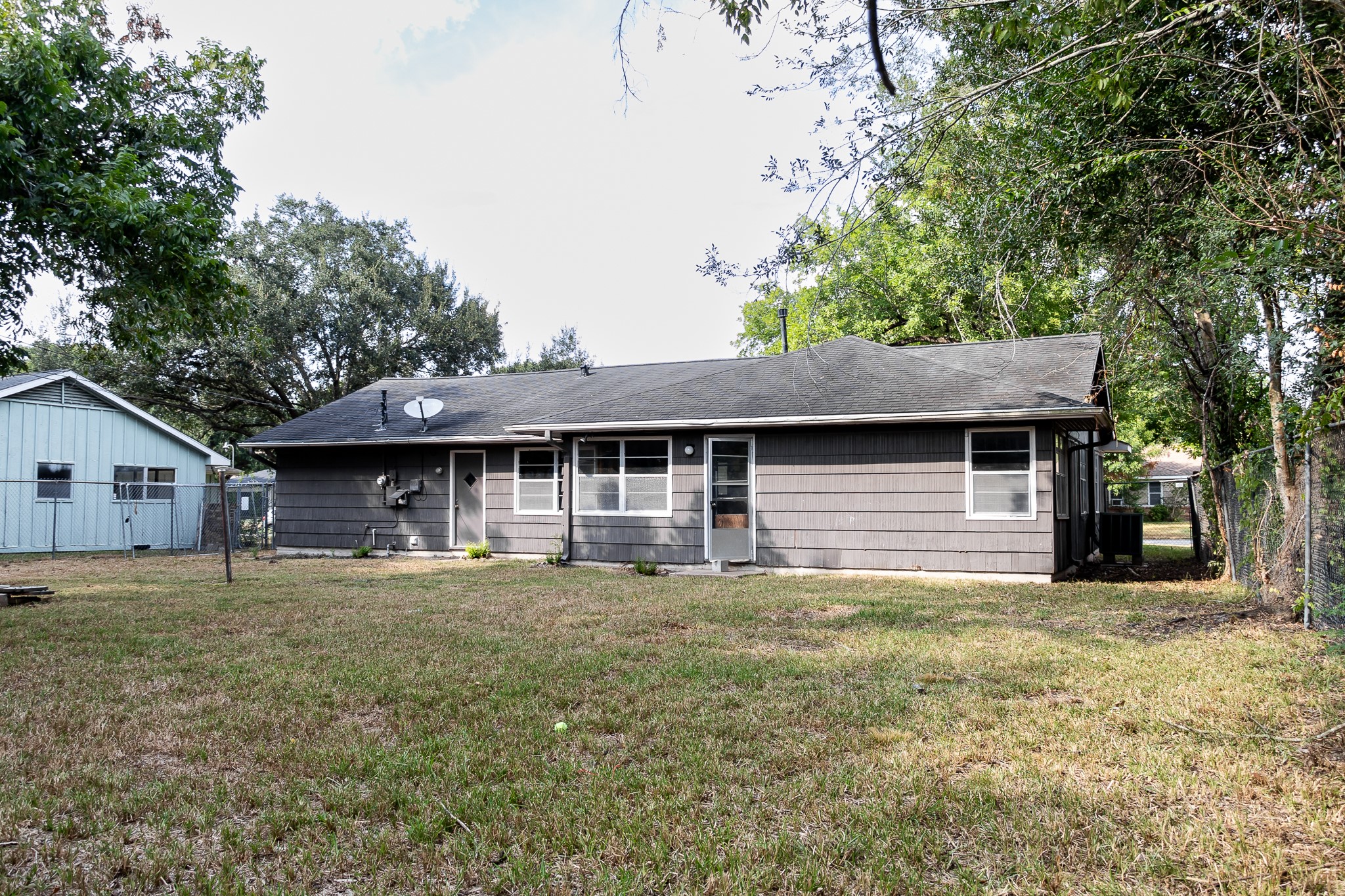 4825 Hummingbird Street Property Photo 8