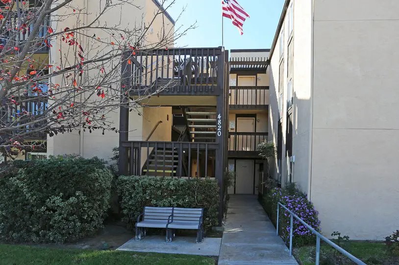 4820 Cass St Property Photo 5