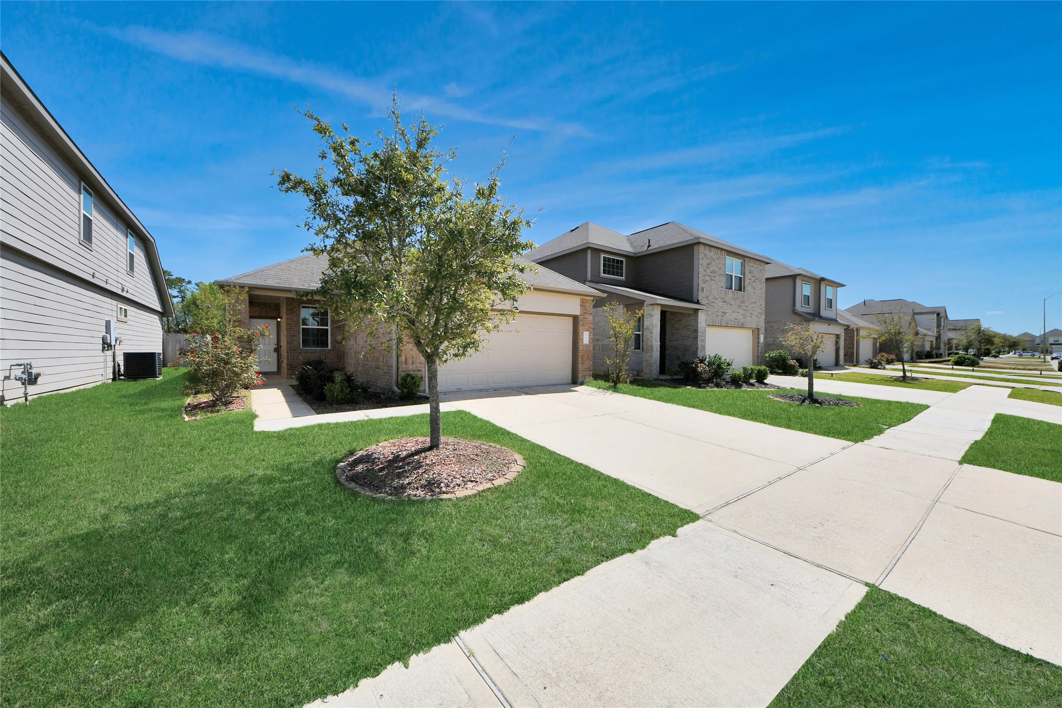 17630 Holroyd Road Property Photo 2