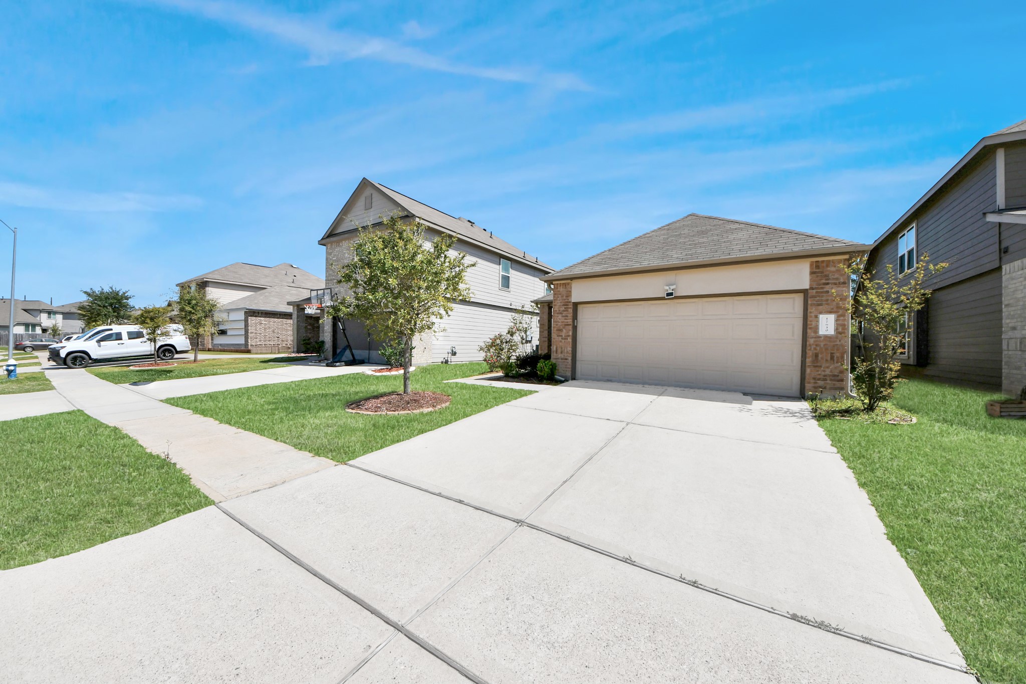 17630 Holroyd Road Property Photo 3