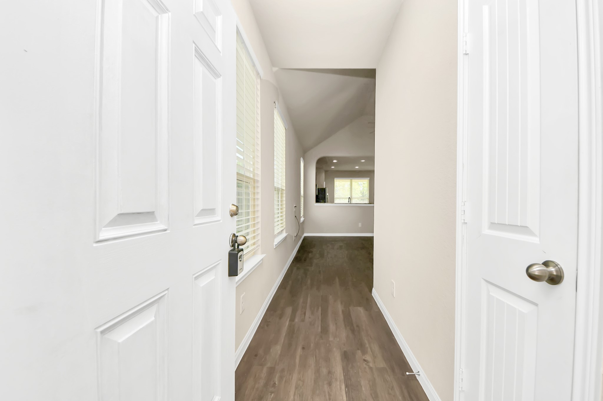 17630 Holroyd Road Property Photo 4