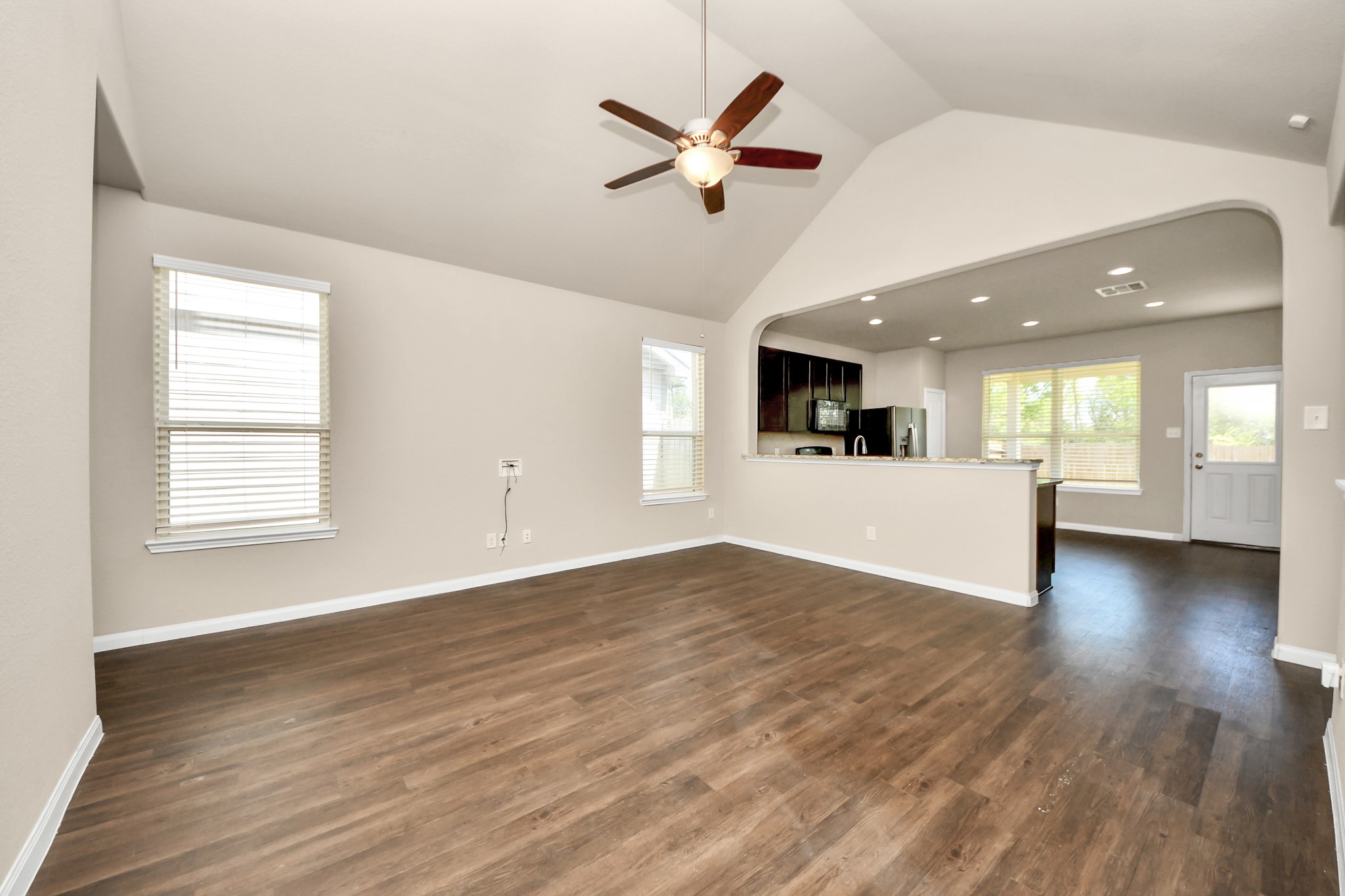 17630 Holroyd Road Property Photo 6