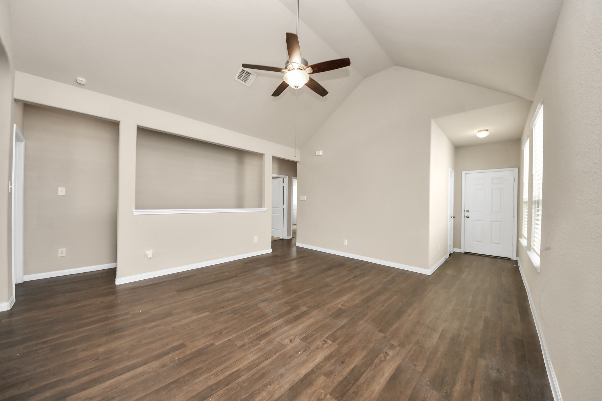 17630 Holroyd Road Property Photo 7