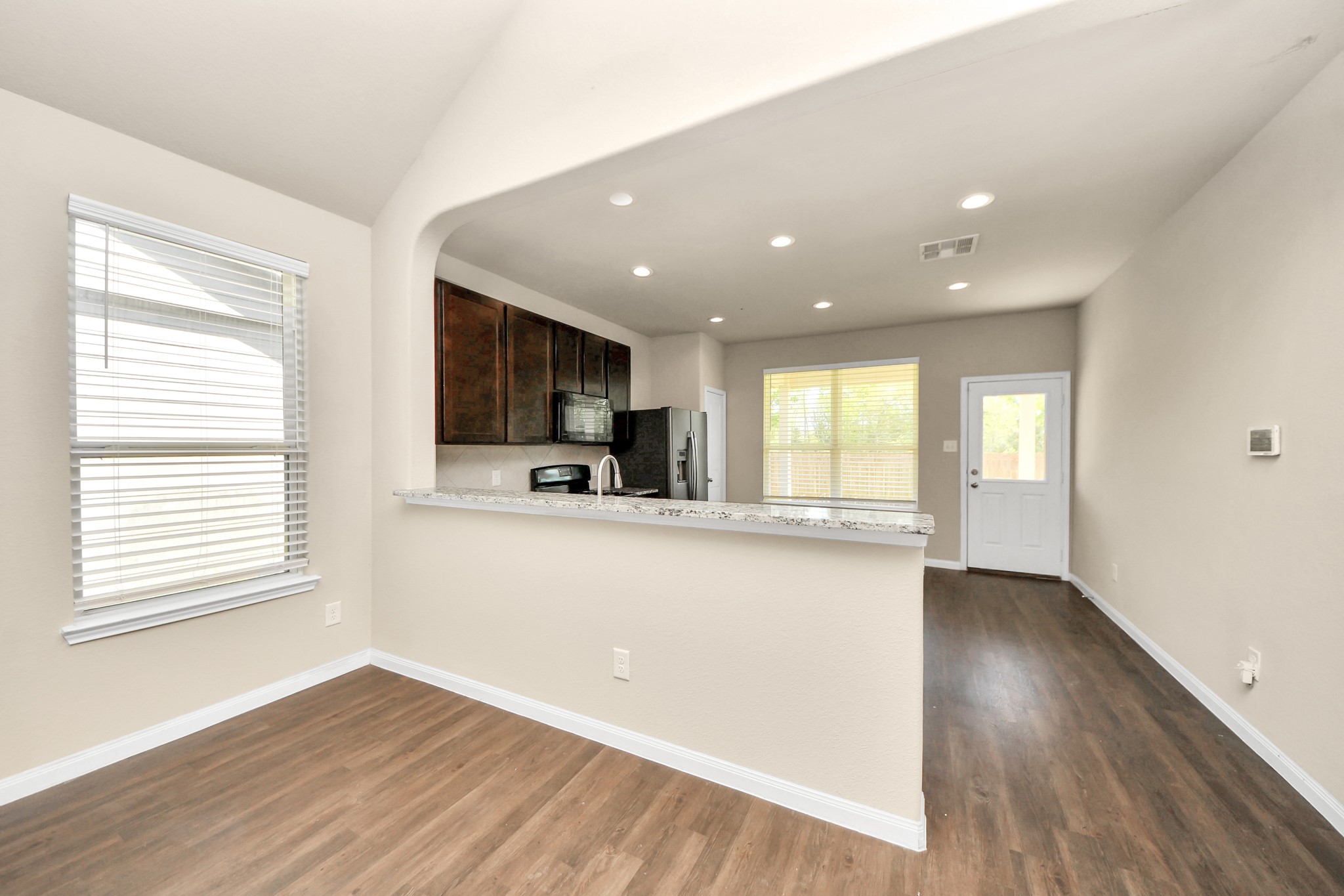 17630 Holroyd Road Property Photo 8