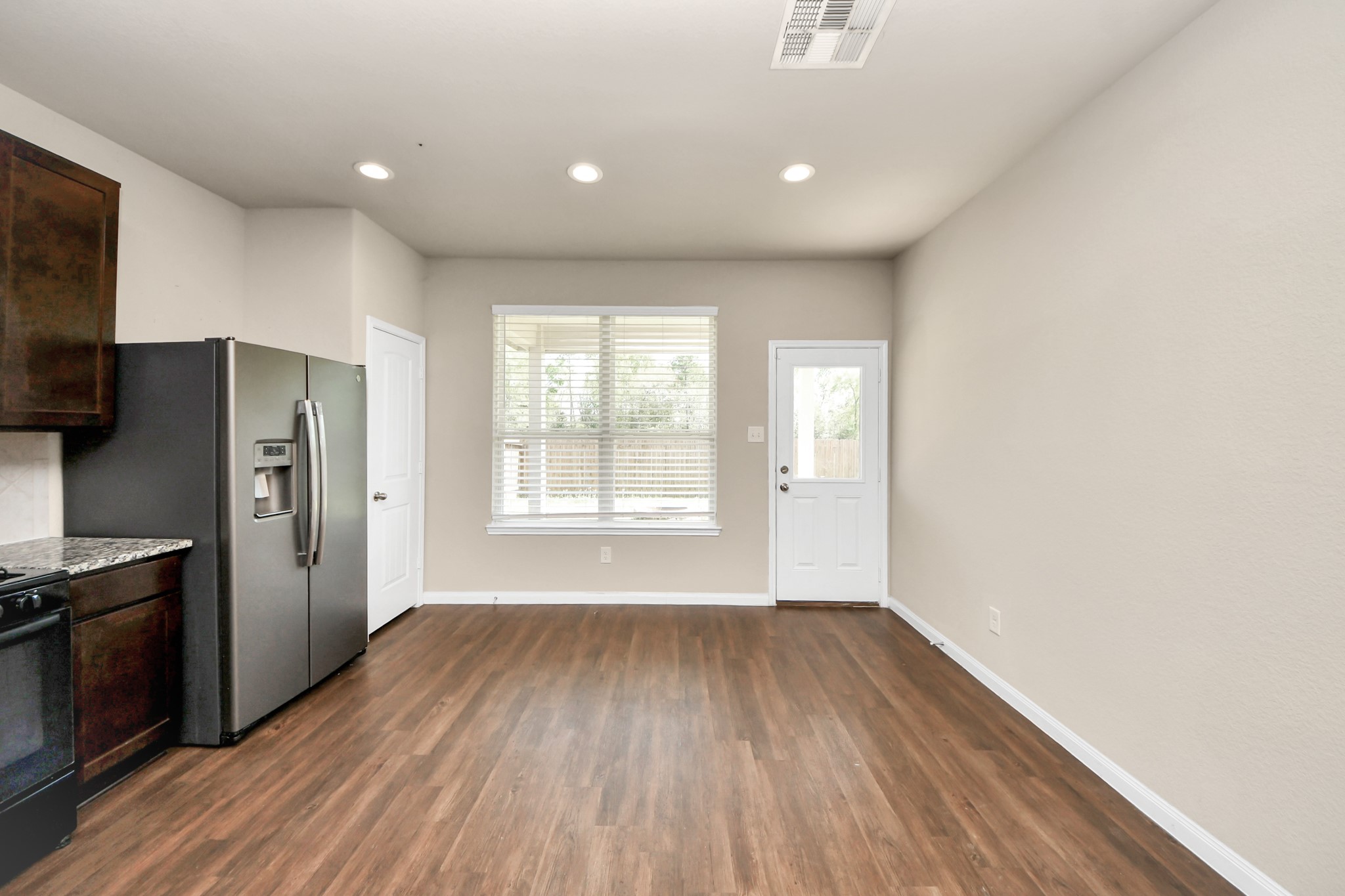 17630 Holroyd Road Property Photo 11