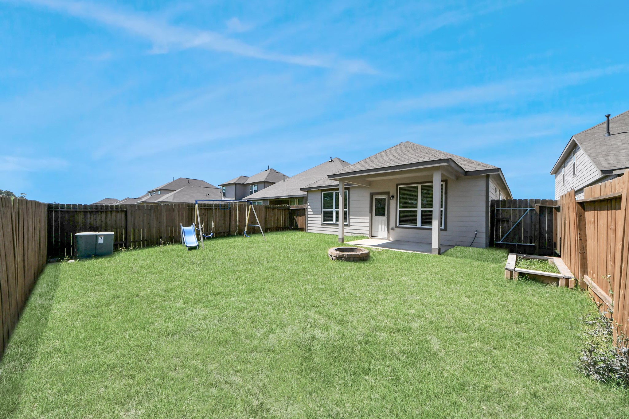 17630 Holroyd Road Property Photo 22
