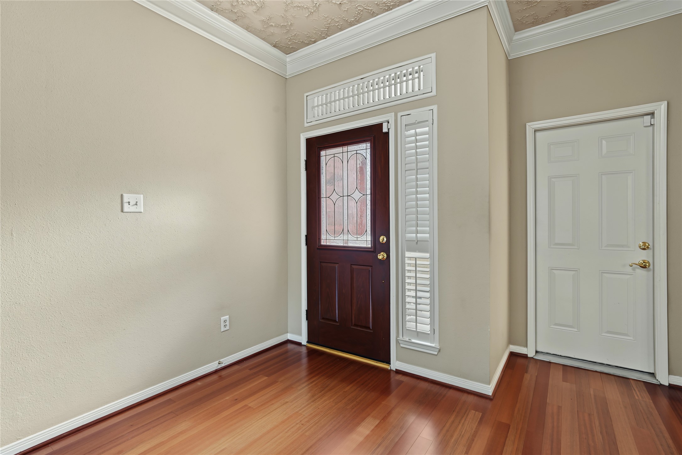 835 Maplewood Falls Court Property Photo 5