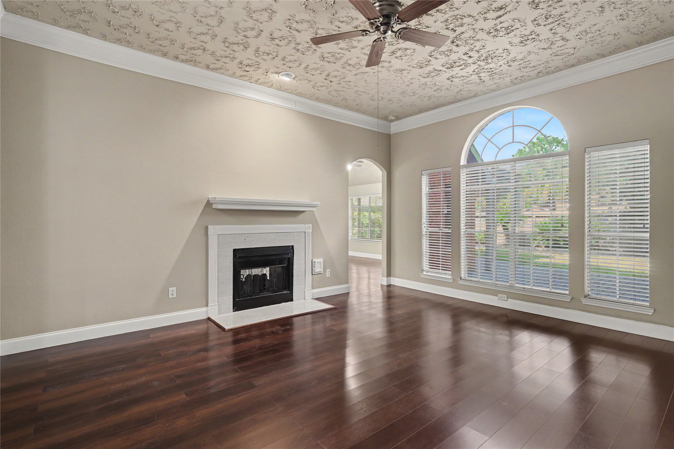 835 Maplewood Falls Court Property Photo 7
