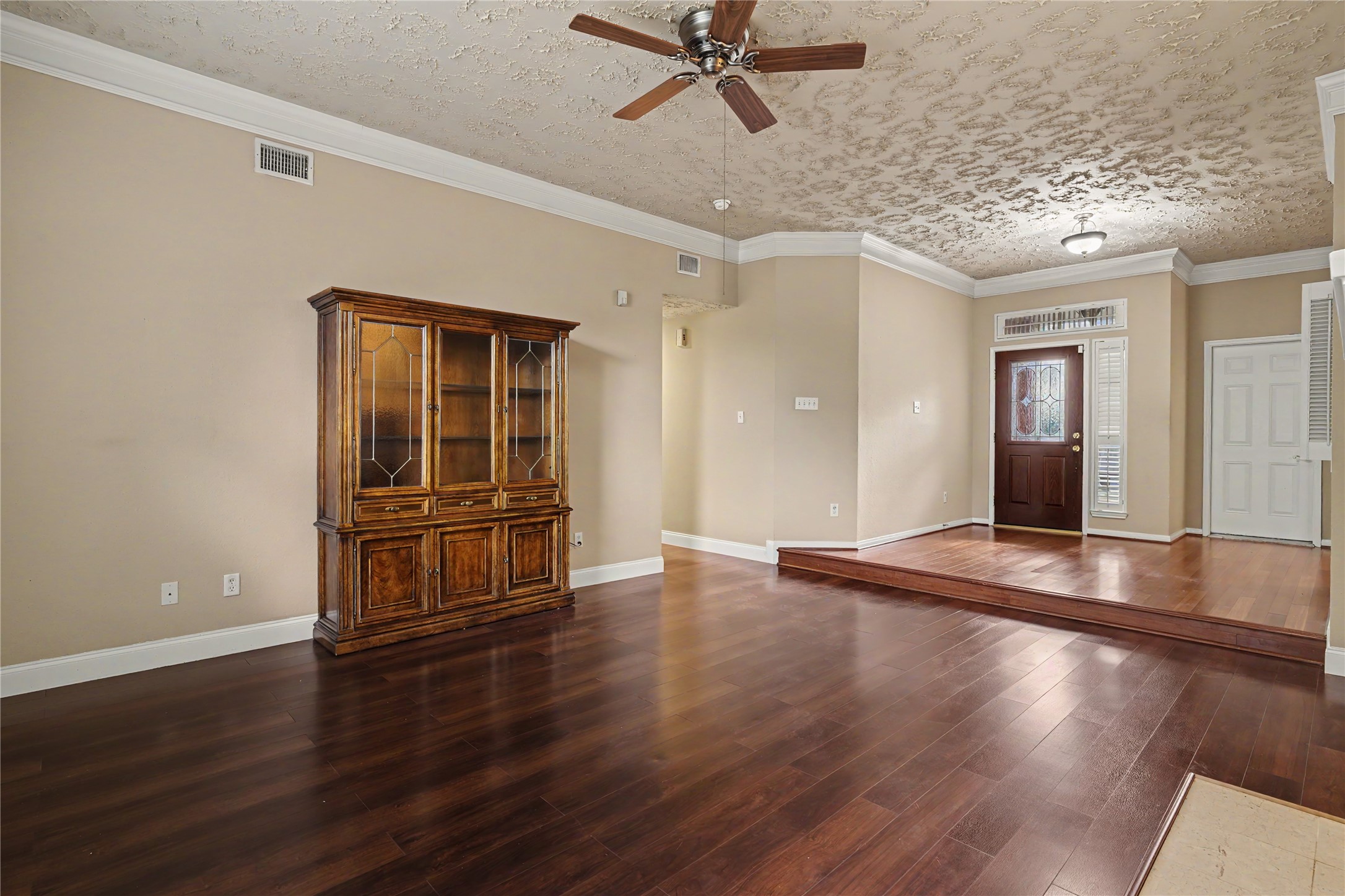 835 Maplewood Falls Court Property Photo 9