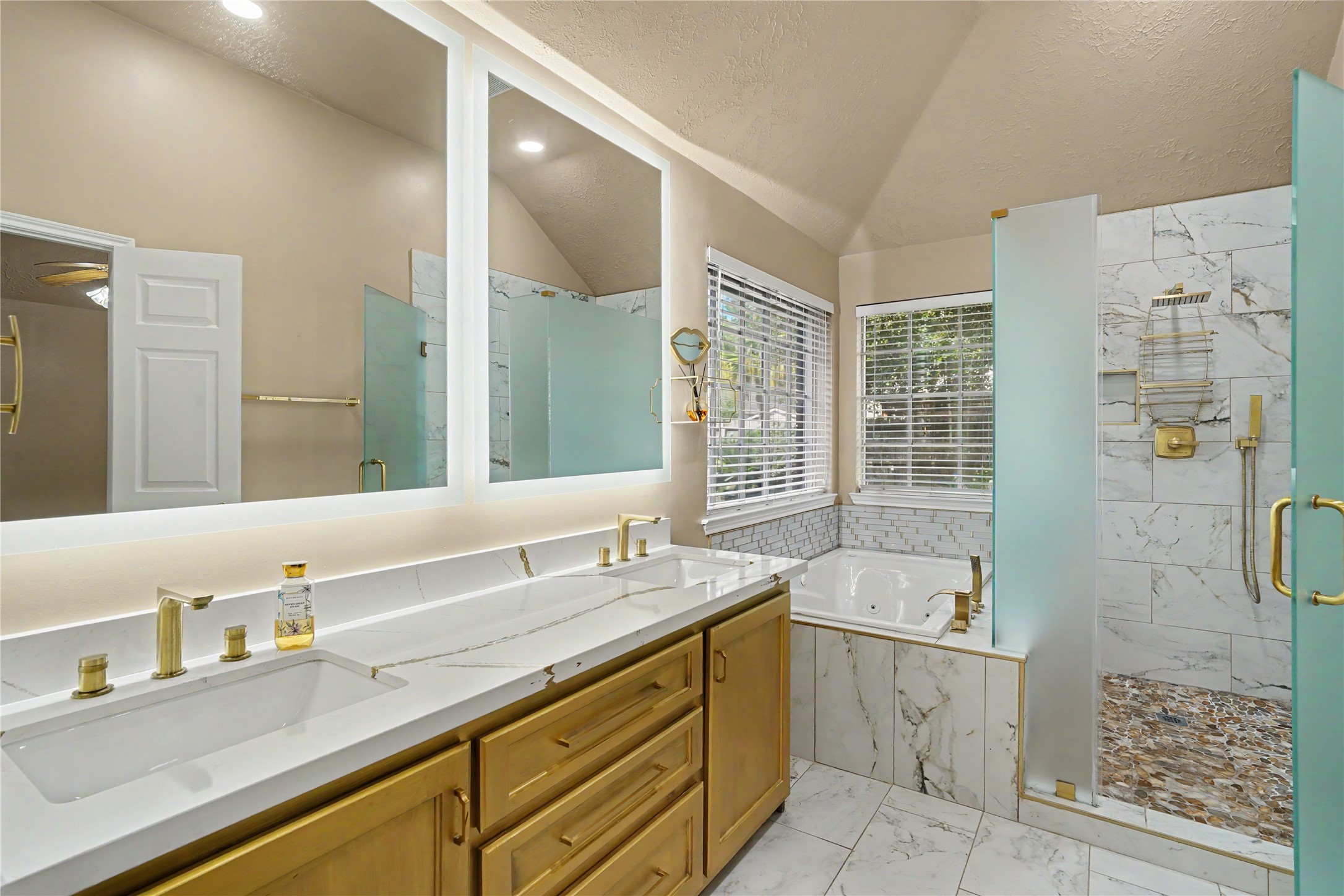 835 Maplewood Falls Court Property Photo 23