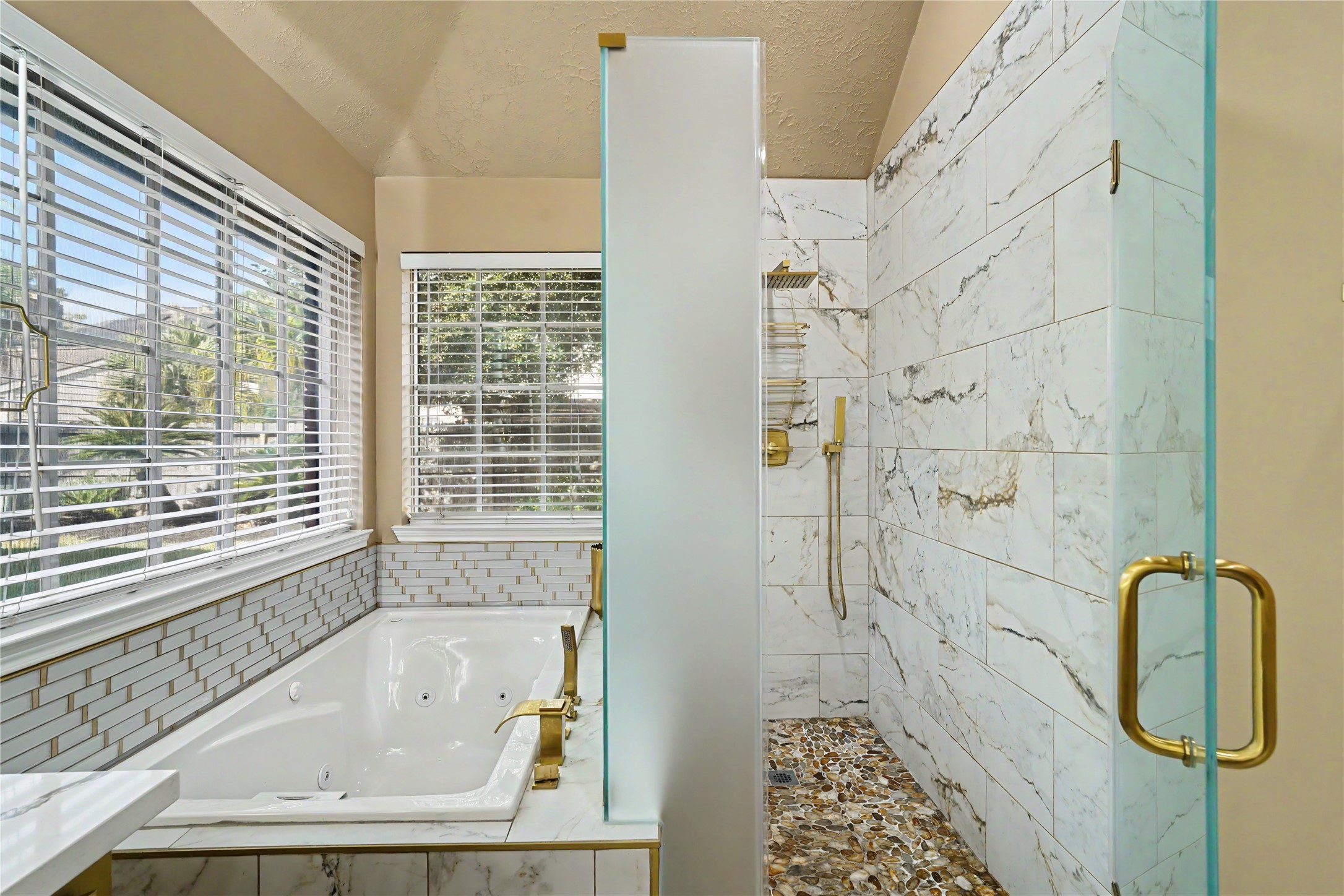 835 Maplewood Falls Court Property Photo 24