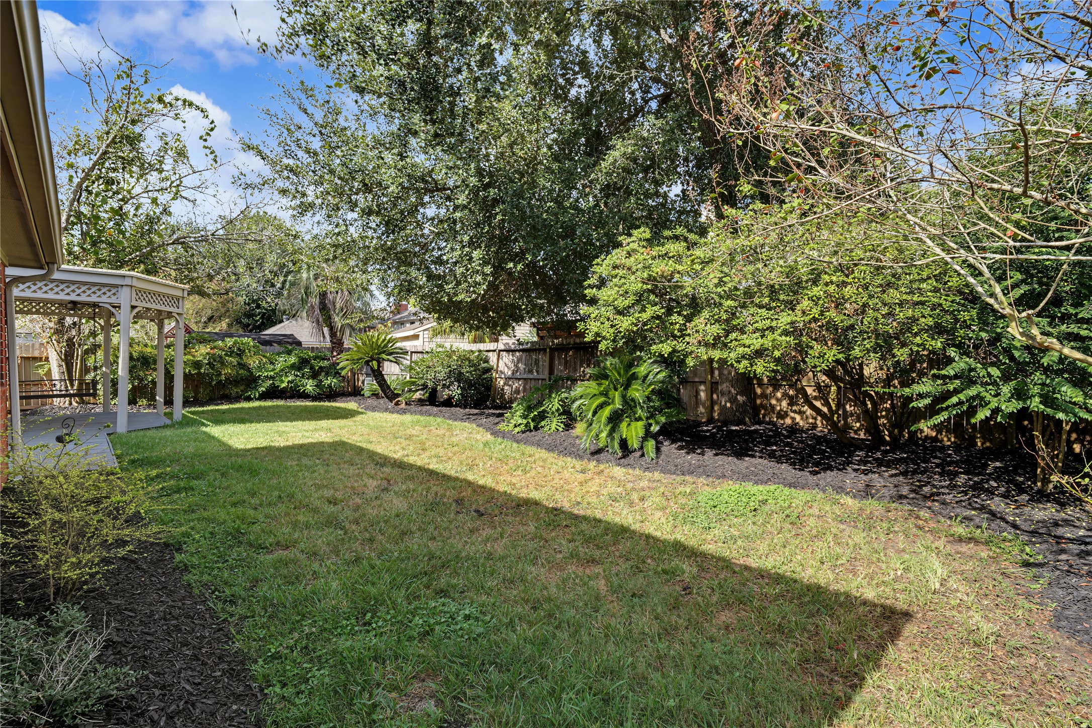 835 Maplewood Falls Court Property Photo 32