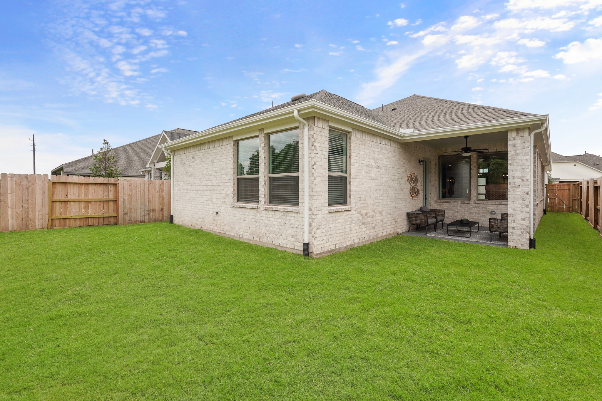 10935 Crescent Spring Drive Property Photo 5