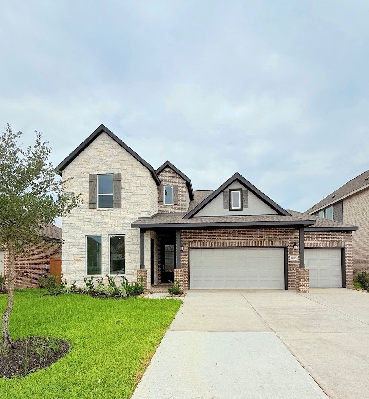 8215 Bristol Diamond Drive Property Photo 1