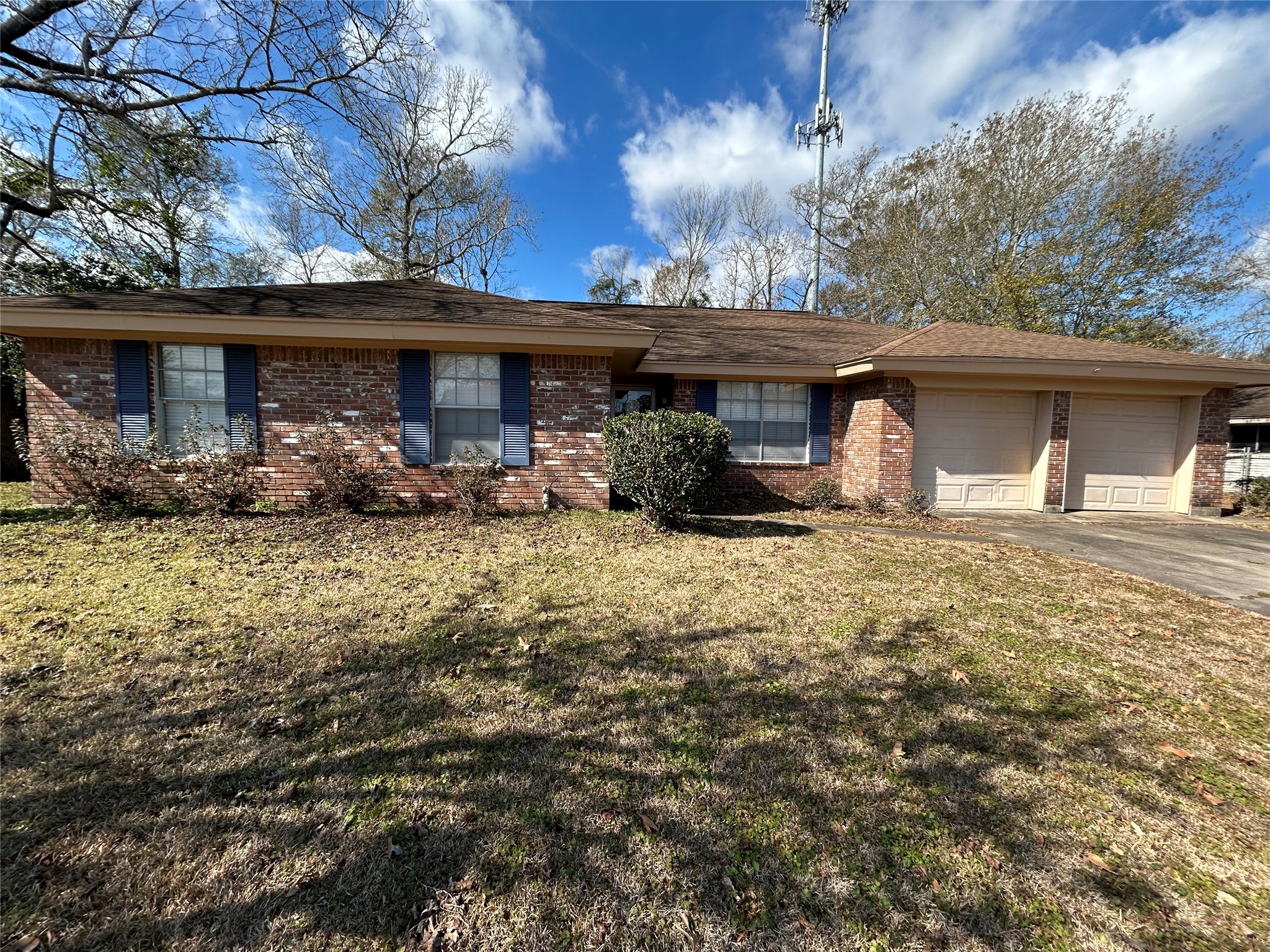 1805 King Arthur Court Property Photo 1