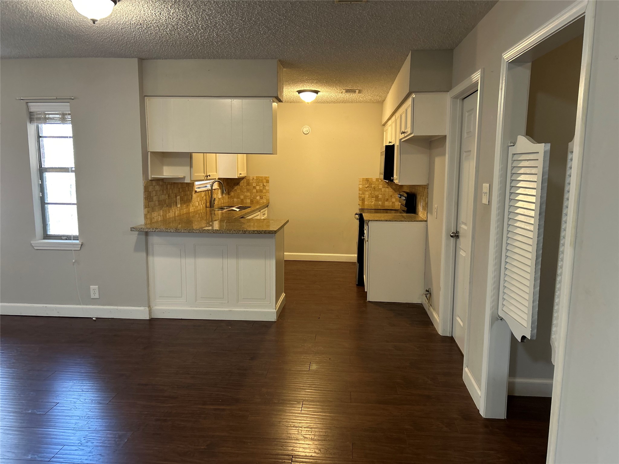 1805 King Arthur Court Property Photo 19