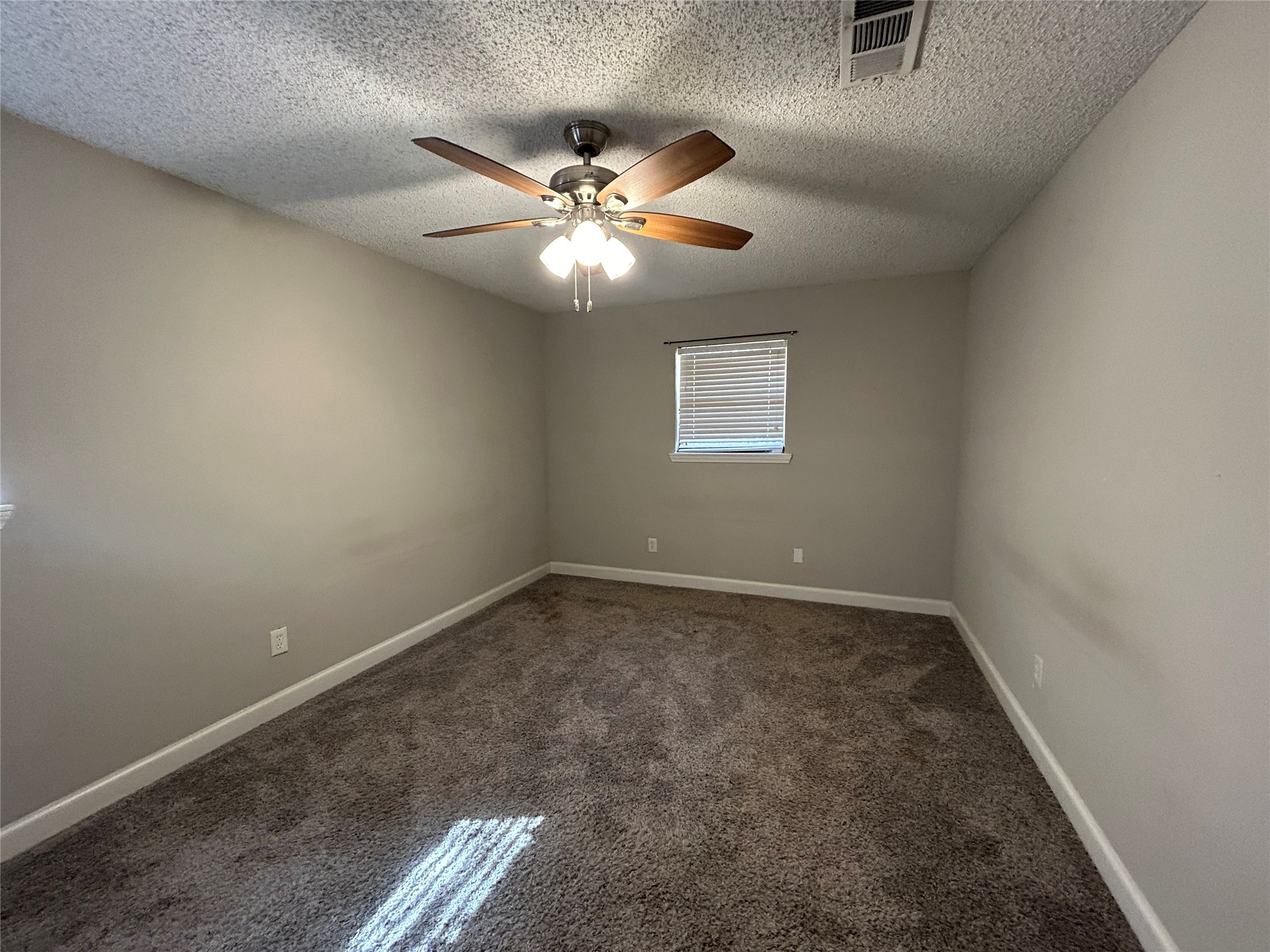 1805 King Arthur Court Property Photo 32