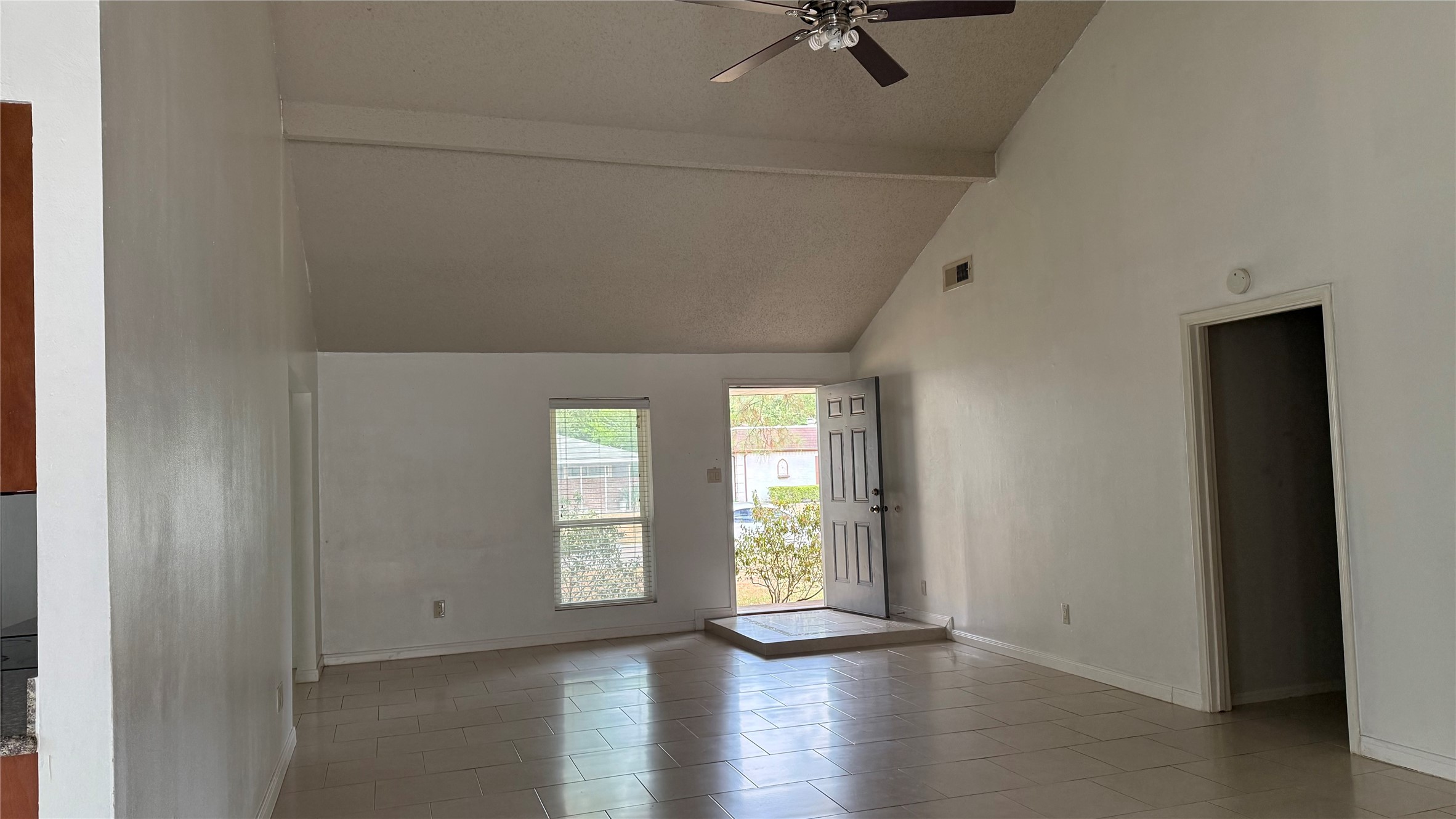 1907 Sedgie Drive Property Photo 7