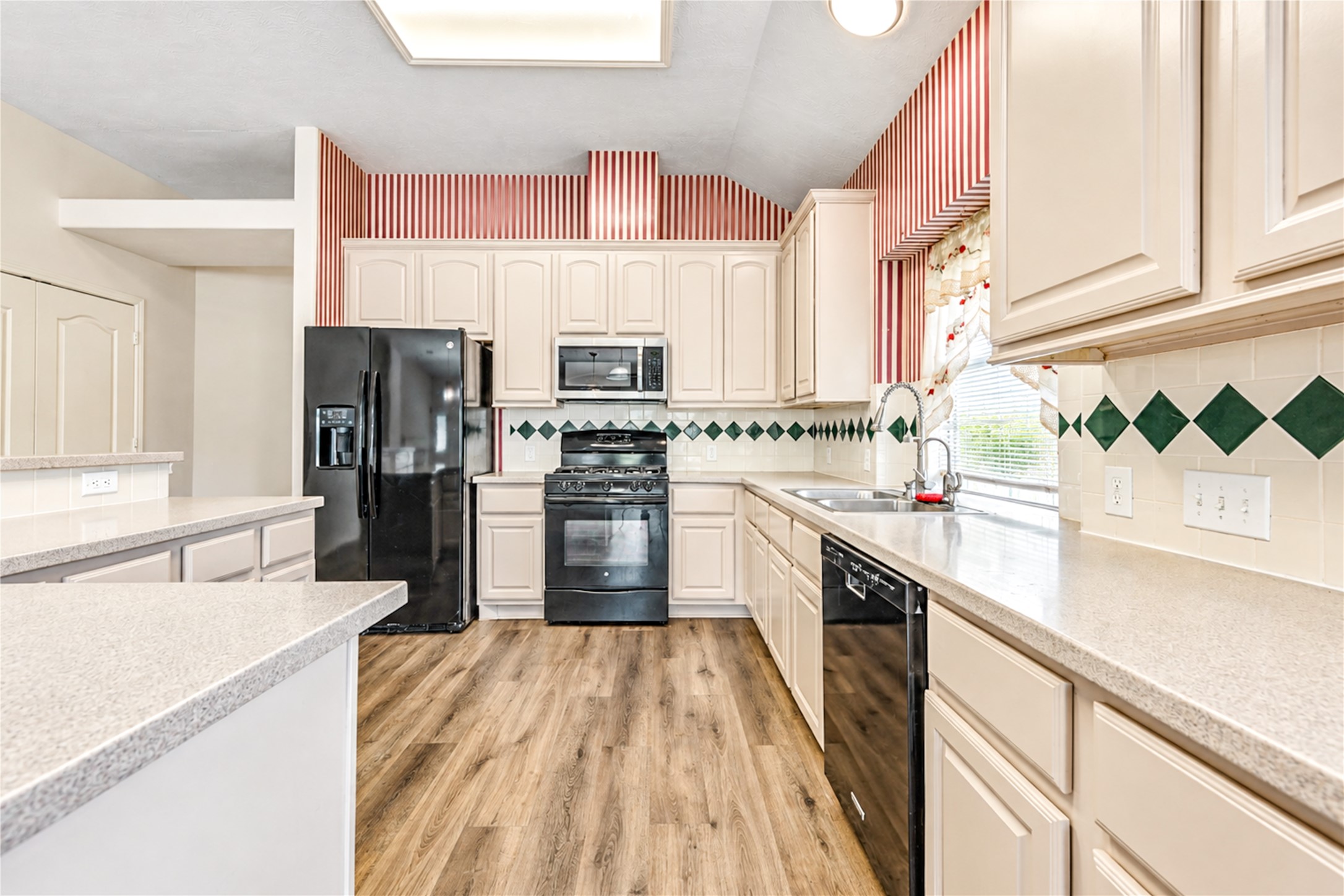 12619 Vineyard Trail Lane Property Photo 18