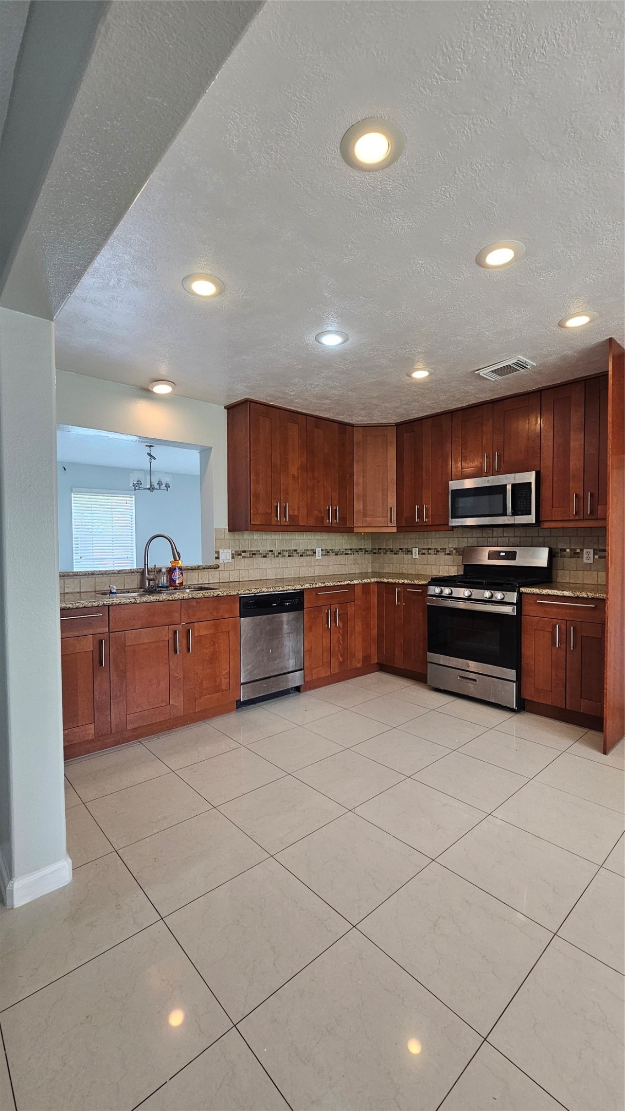 8435 Battleoak Drive Property Photo 4