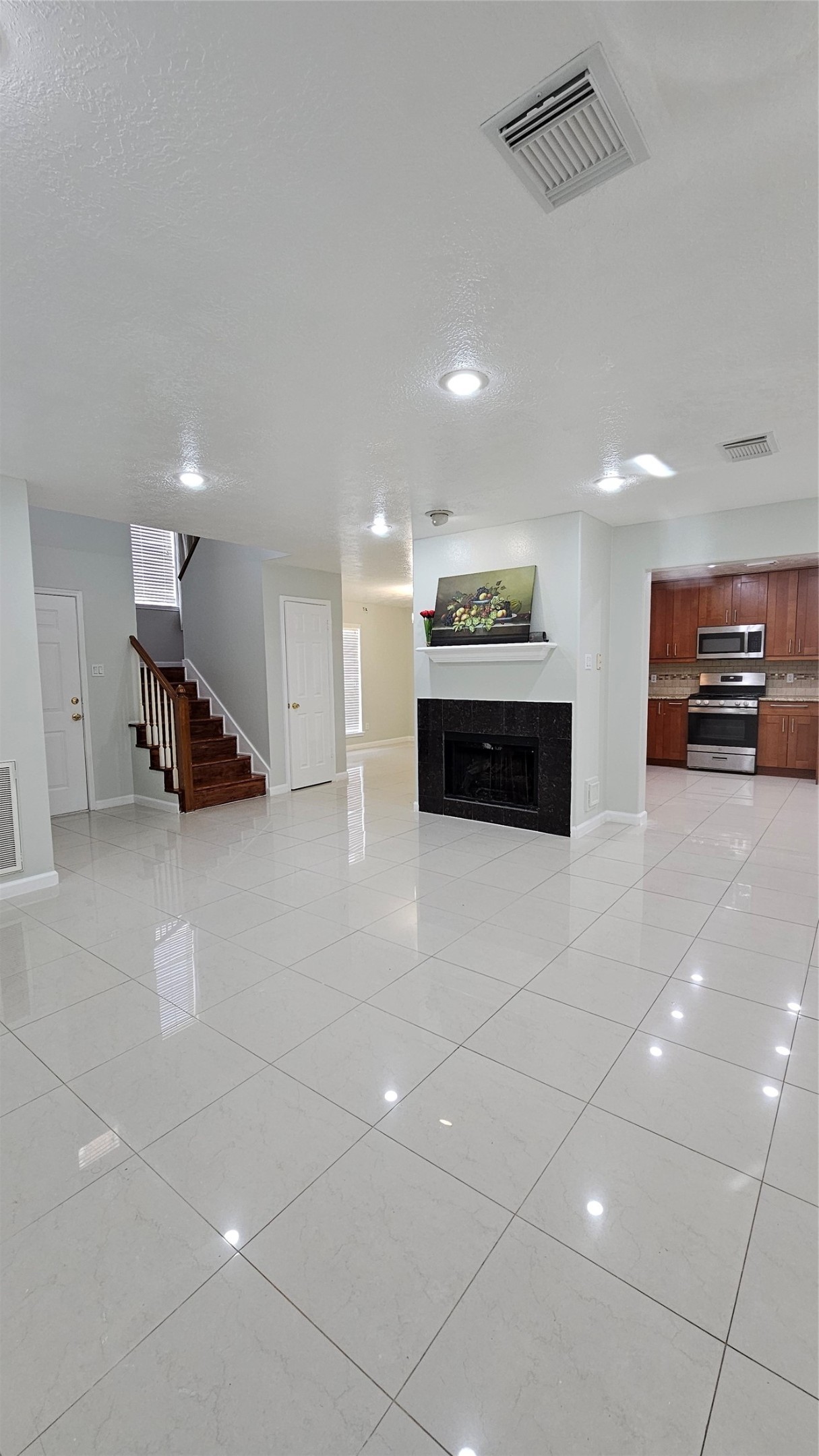 8435 Battleoak Drive Property Photo 6