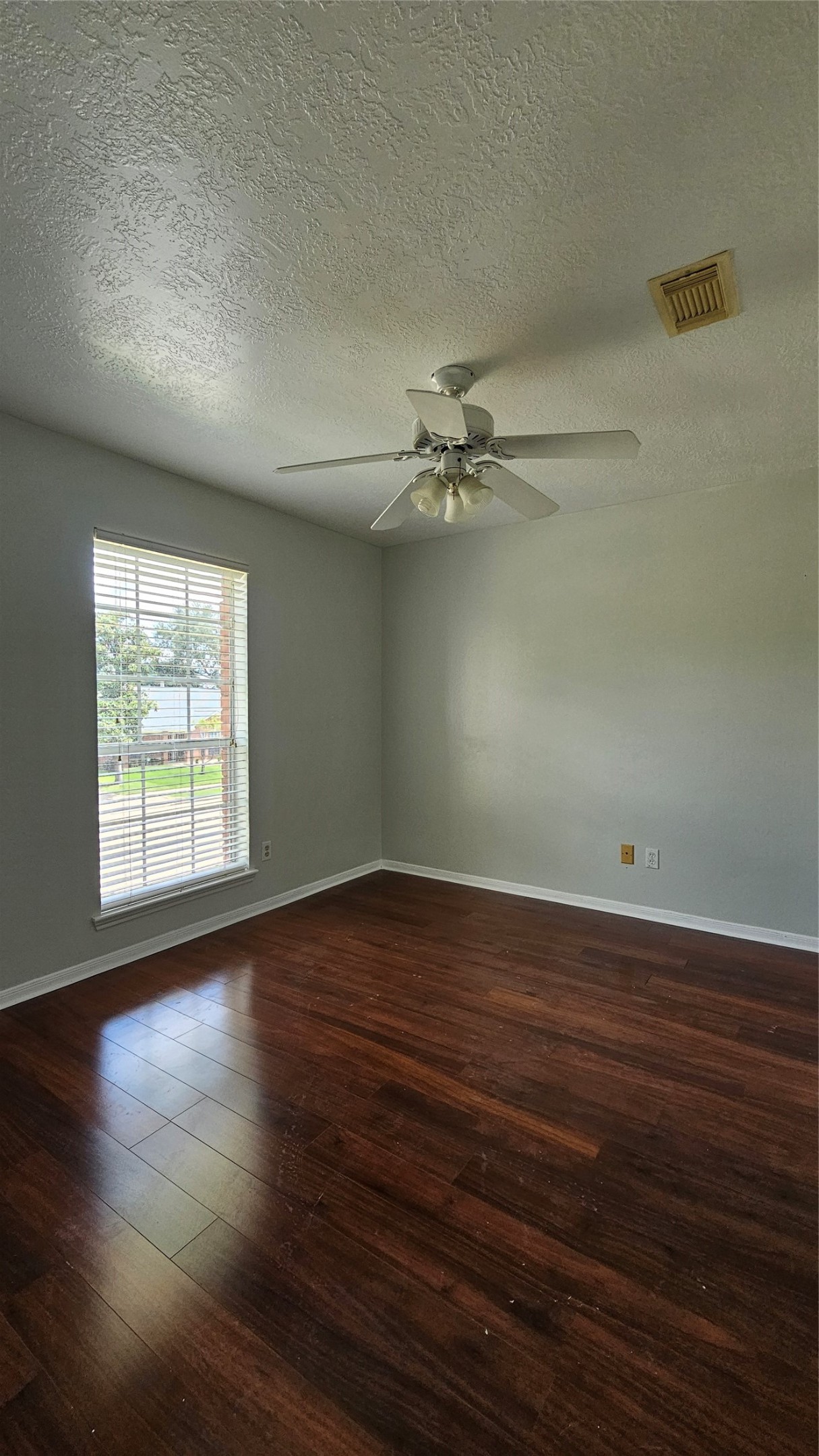 8435 Battleoak Drive Property Photo 9