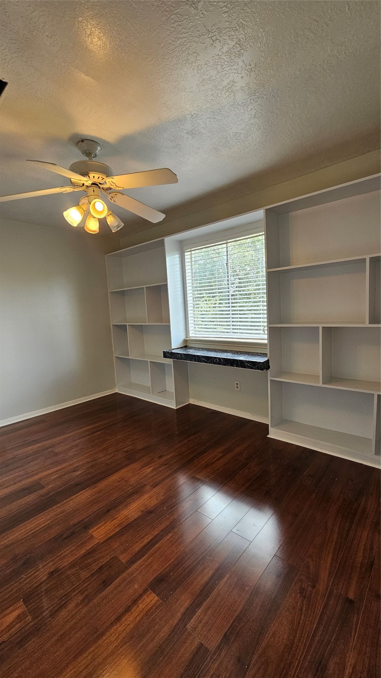 8435 Battleoak Drive Property Photo 10