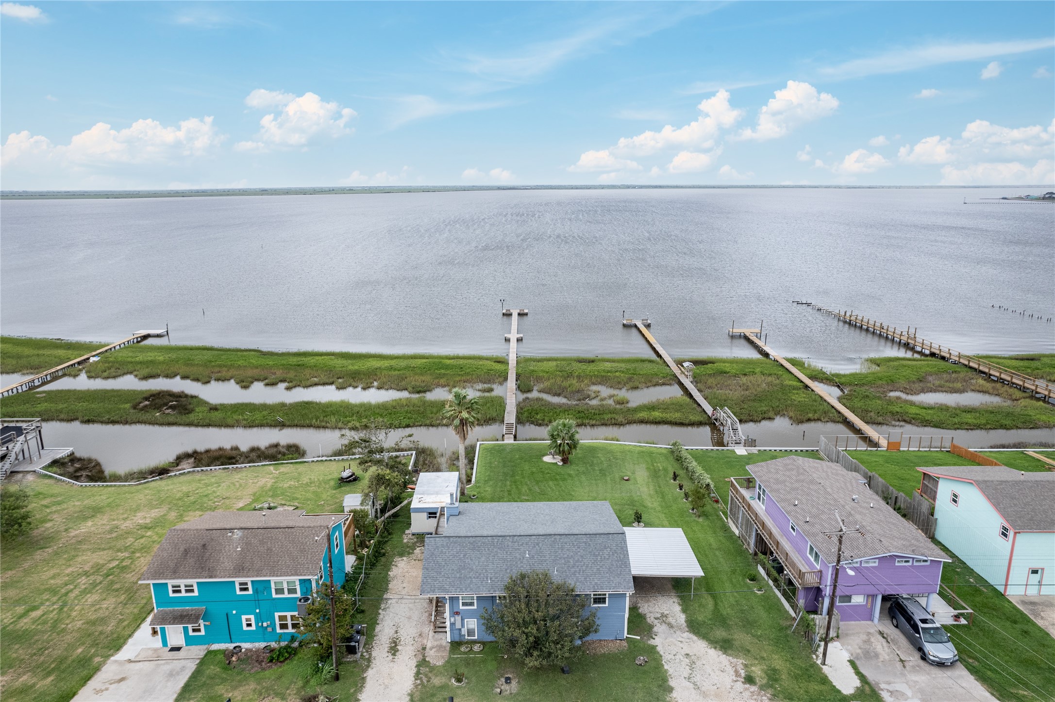 329 E Bayshore Drive Property Photo 1