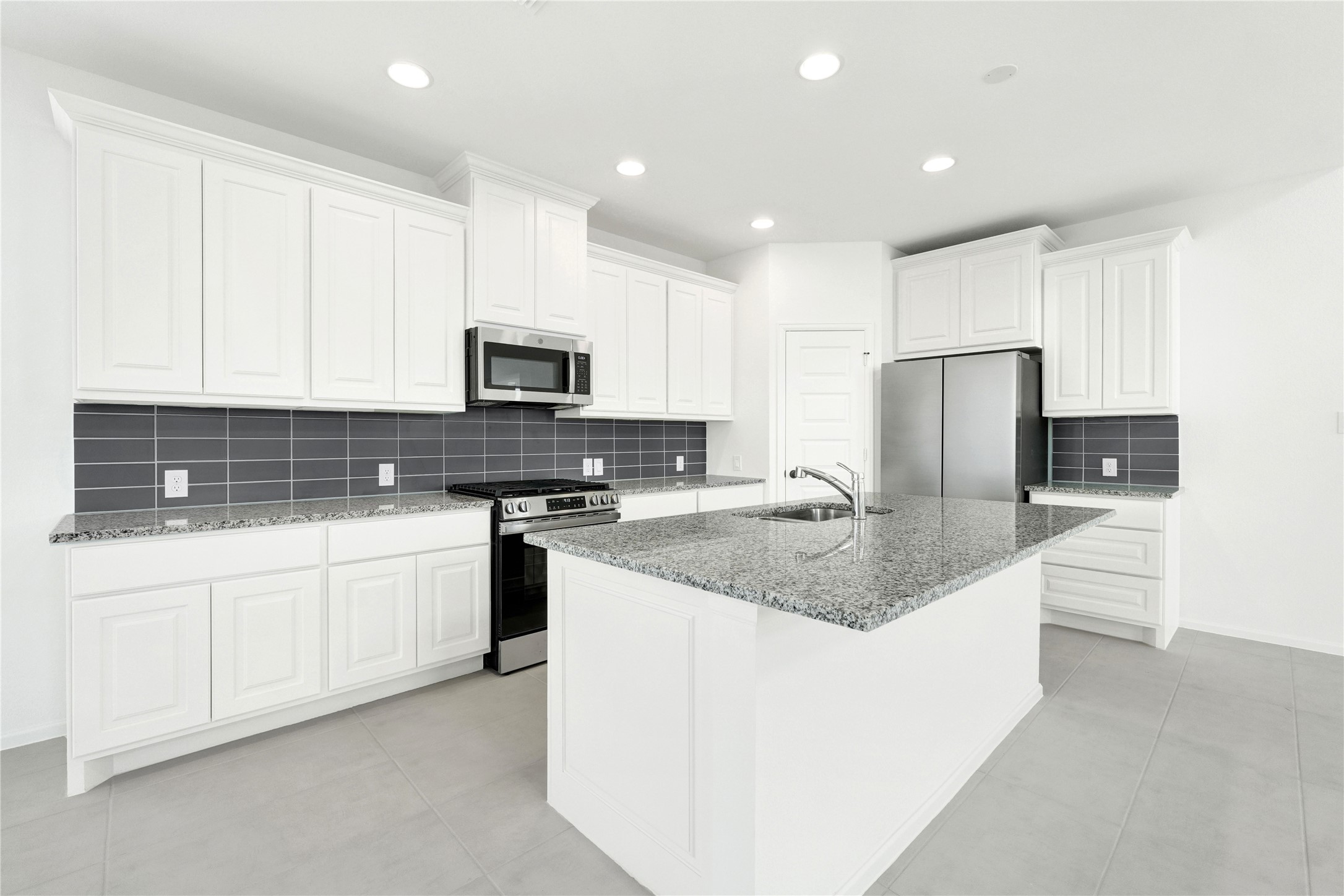 31010 Evening Skye Drive Property Photo 5