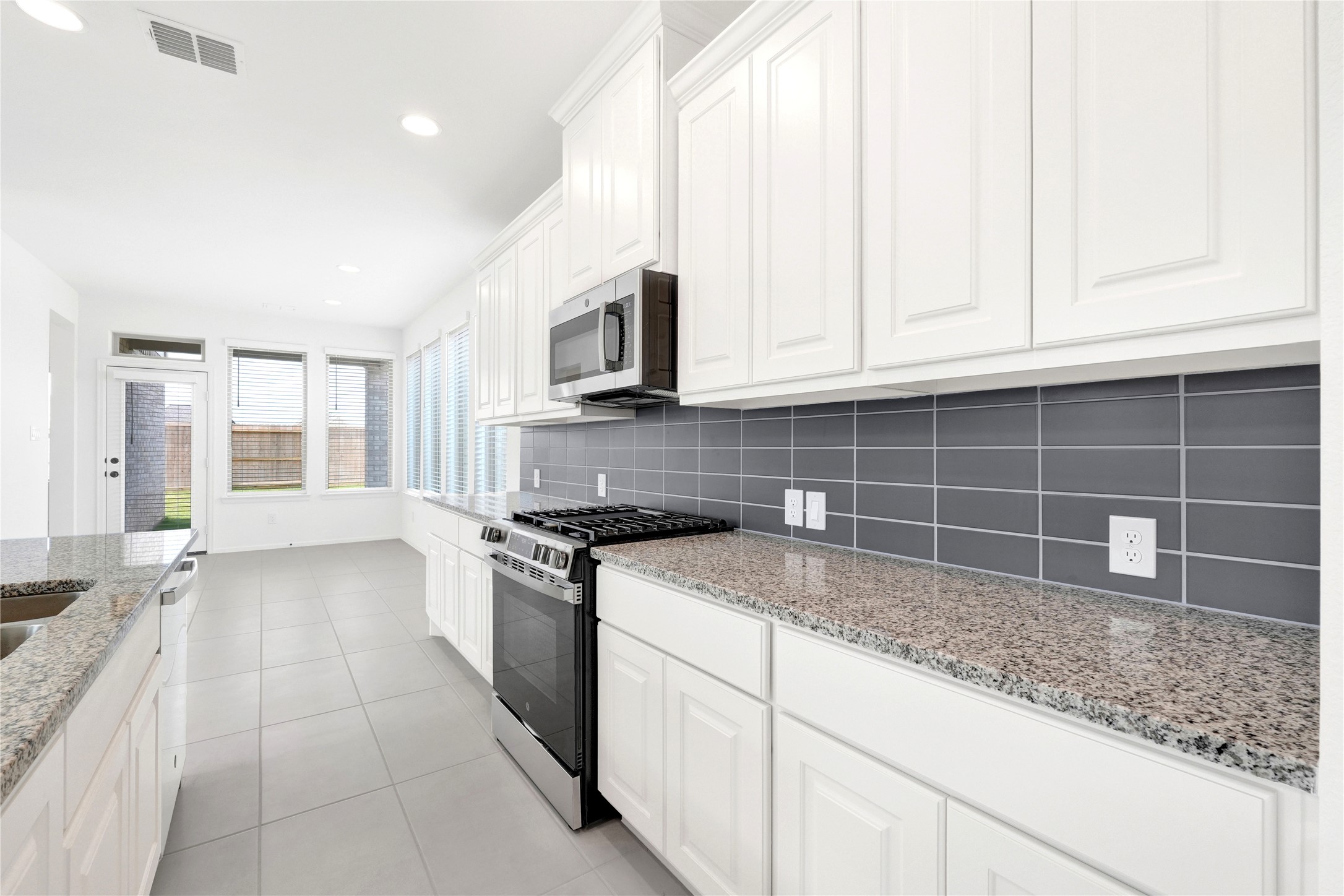 31010 Evening Skye Drive Property Photo 6