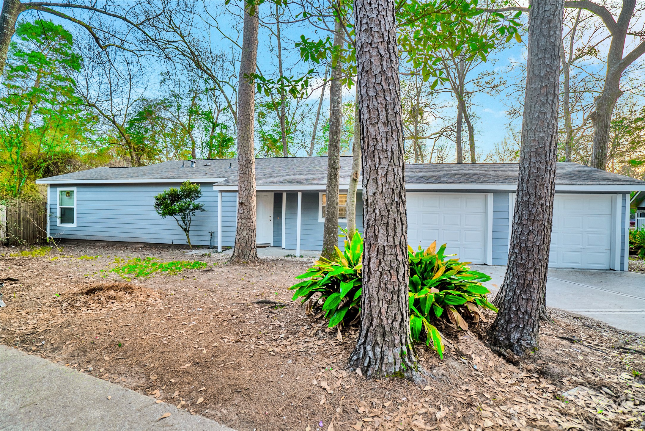 1314 E Red Cedar Circle Property Photo 2