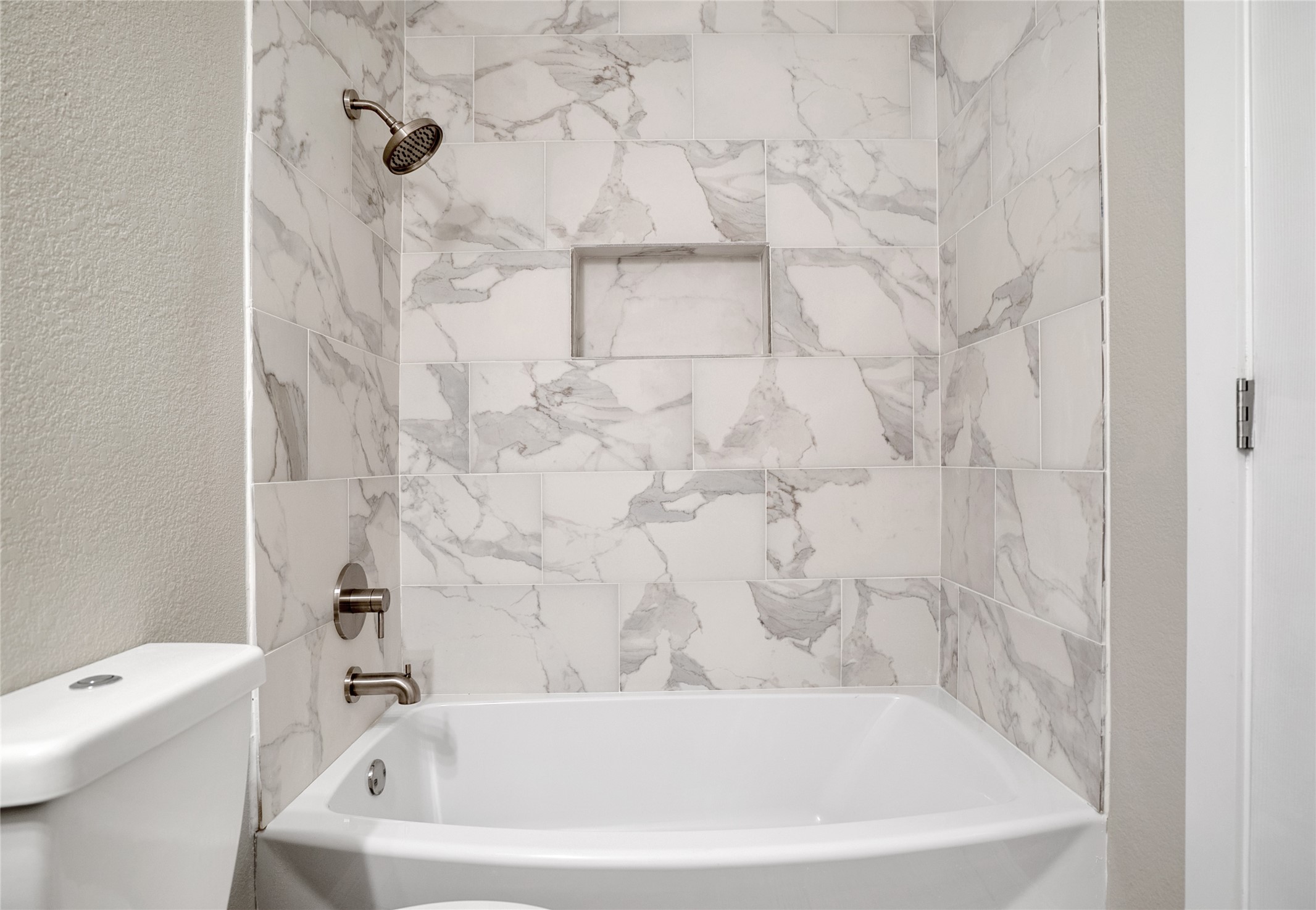 1314 E Red Cedar Circle Property Photo 14