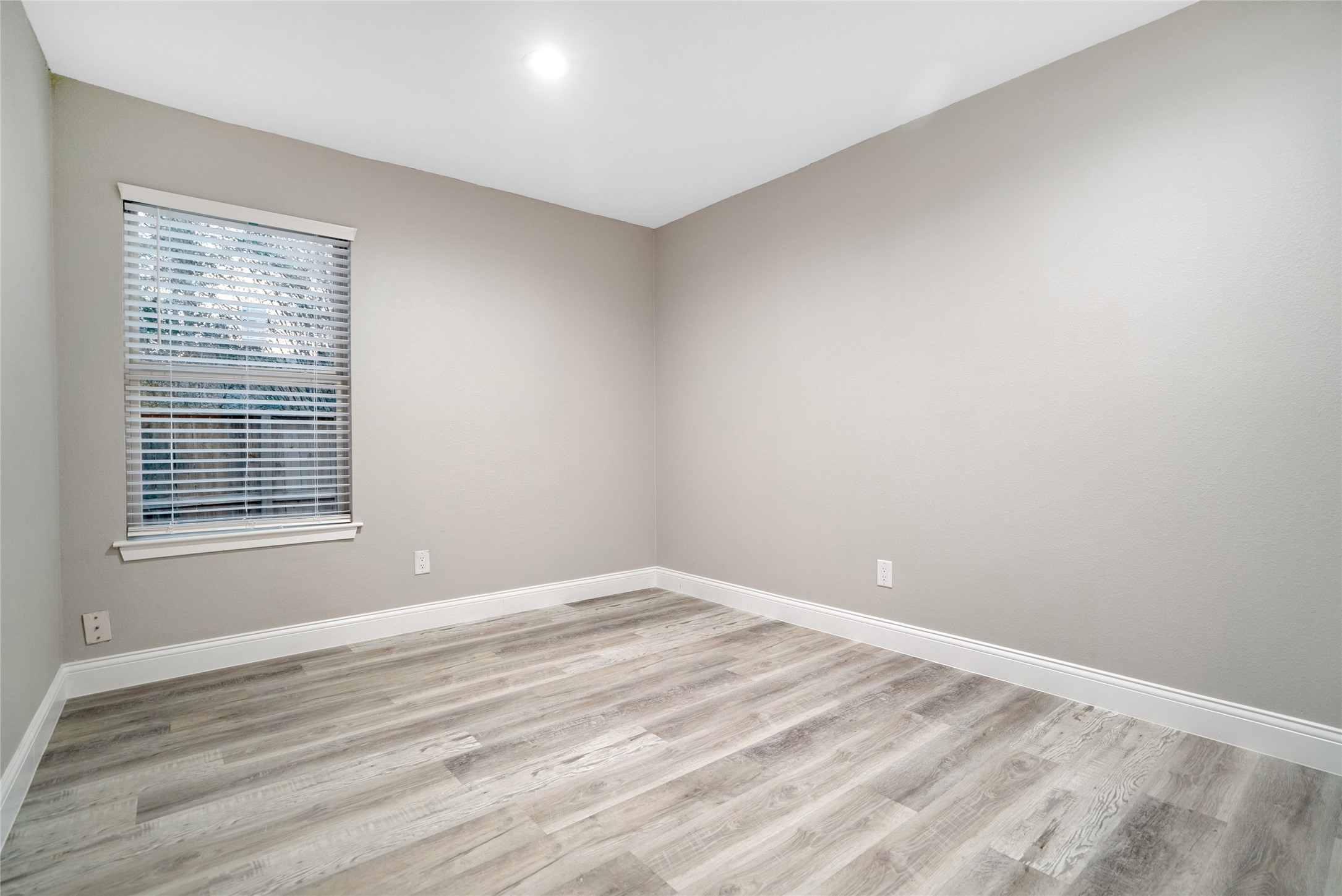 1314 E Red Cedar Circle Property Photo 15