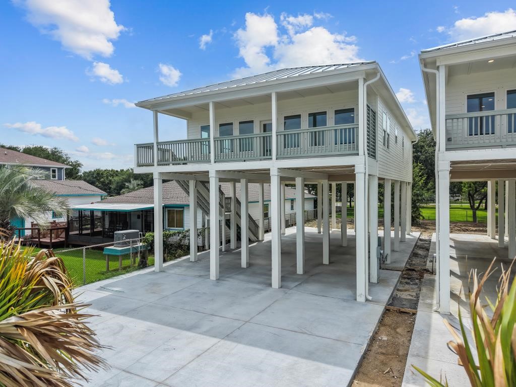 512 2nd Property Photo 2