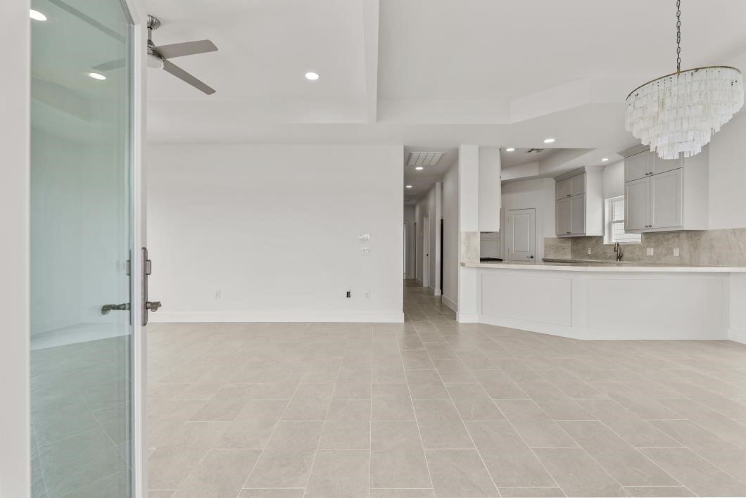 512 2nd Property Photo 4