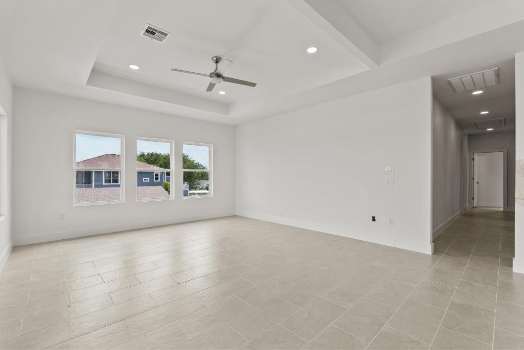 512 2nd Property Photo 6