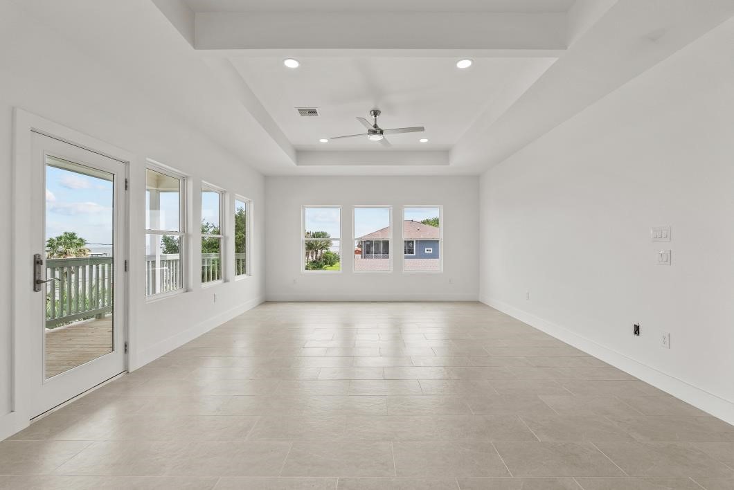 512 2nd Property Photo 7