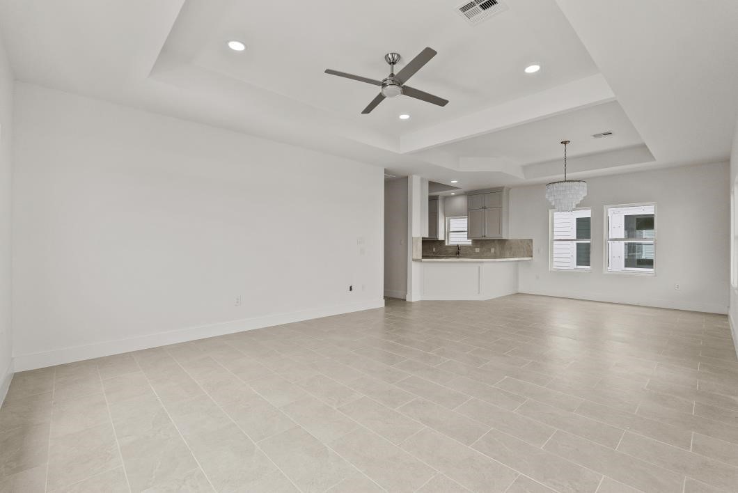 512 2nd Property Photo 8