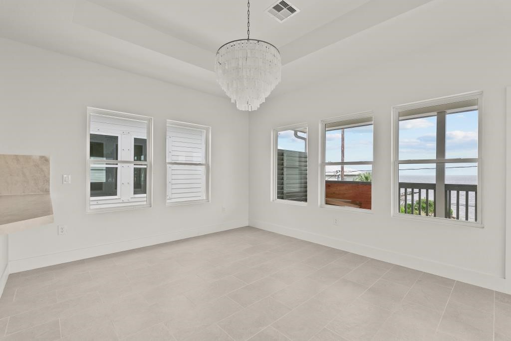 512 2nd Property Photo 9