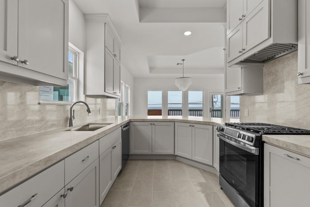 512 2nd Property Photo 14