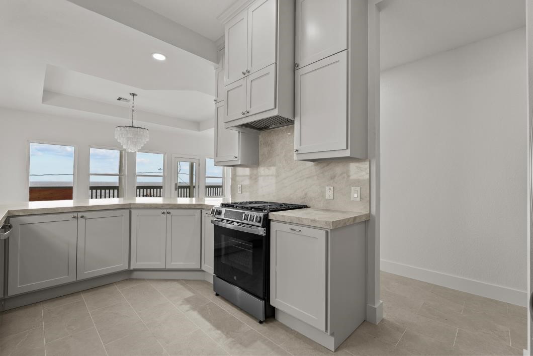 512 2nd Property Photo 15