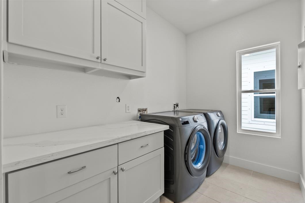 512 2nd Property Photo 17